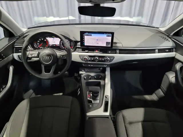 Audi A4 view 12