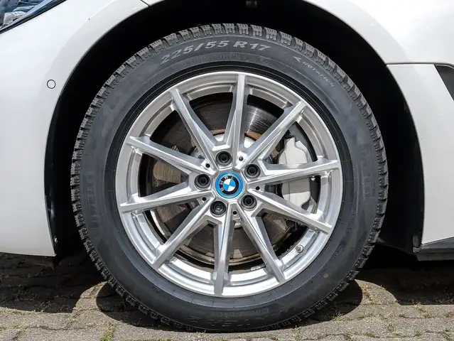 BMW I4 view 4