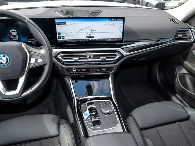 BMW I4 view 16