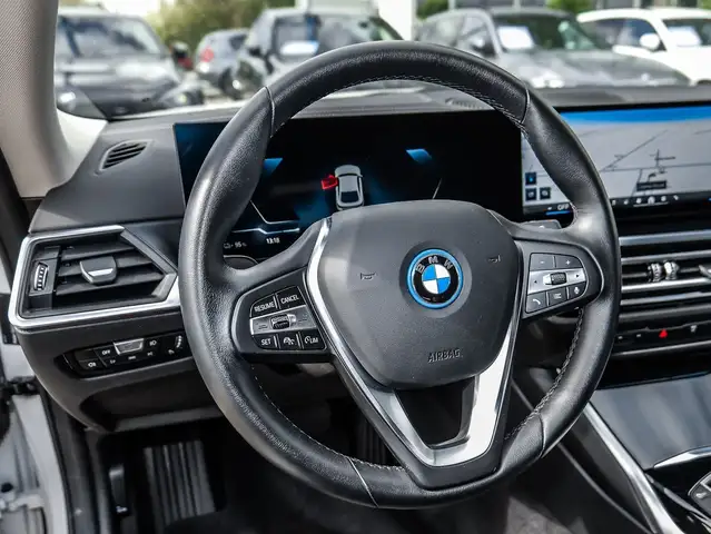 BMW I4 view 22