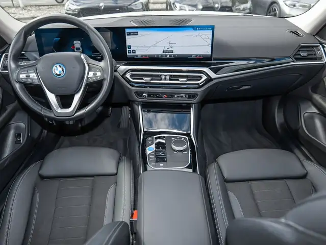 BMW I4 view 3
