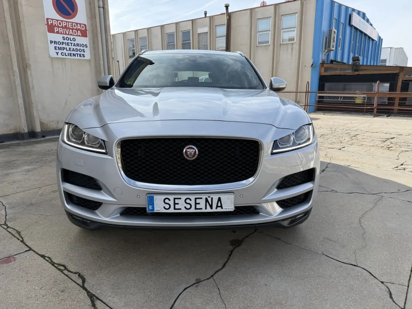Jaguar F-Pace 2.0i4D Prestige Aut. AWD 240 Gris - 2