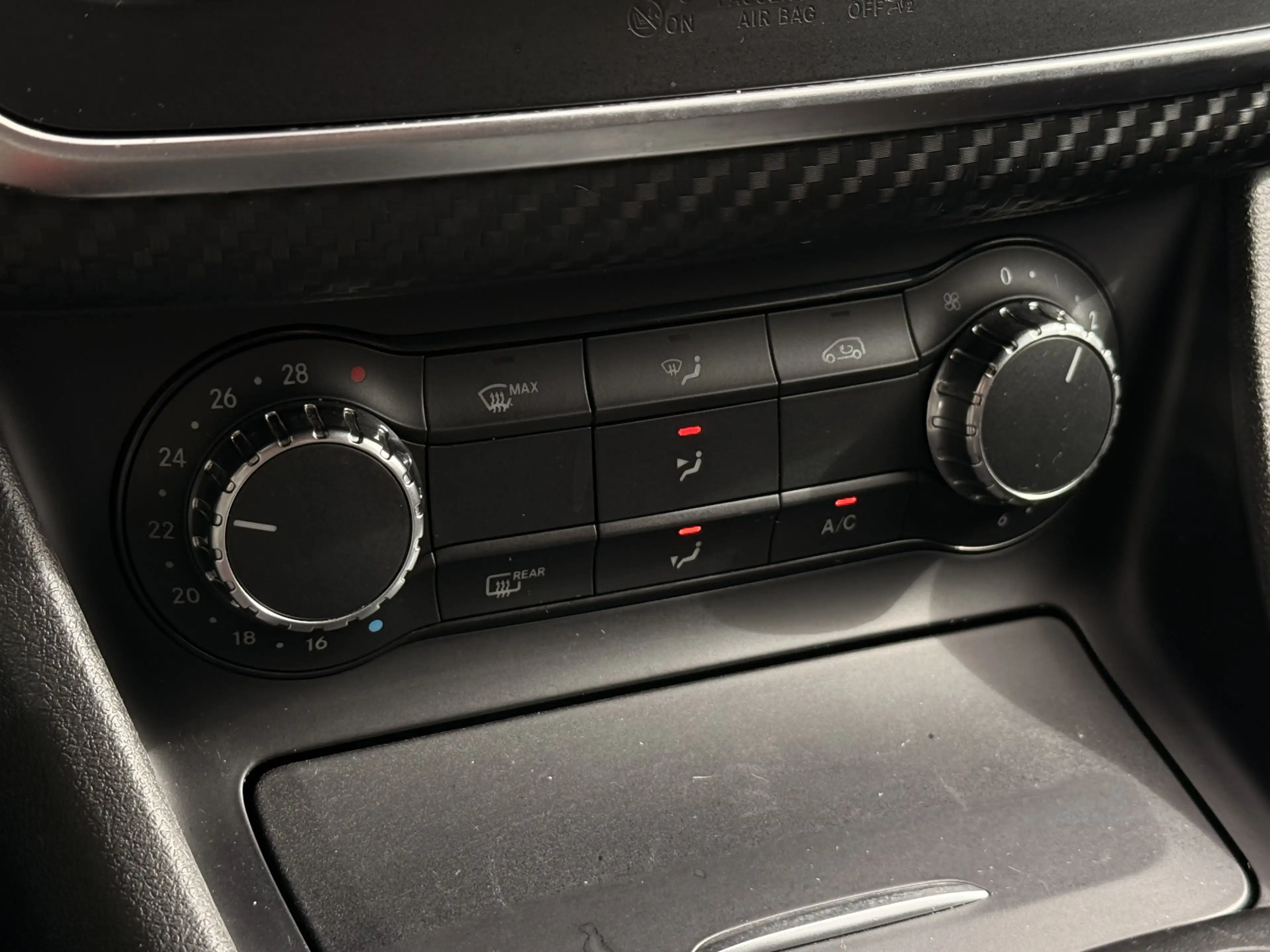 Mercedes-Benz A 45 AMG 4MATIC | Stoelverwarming | Kuipstoelen | Achteruit — photo 34