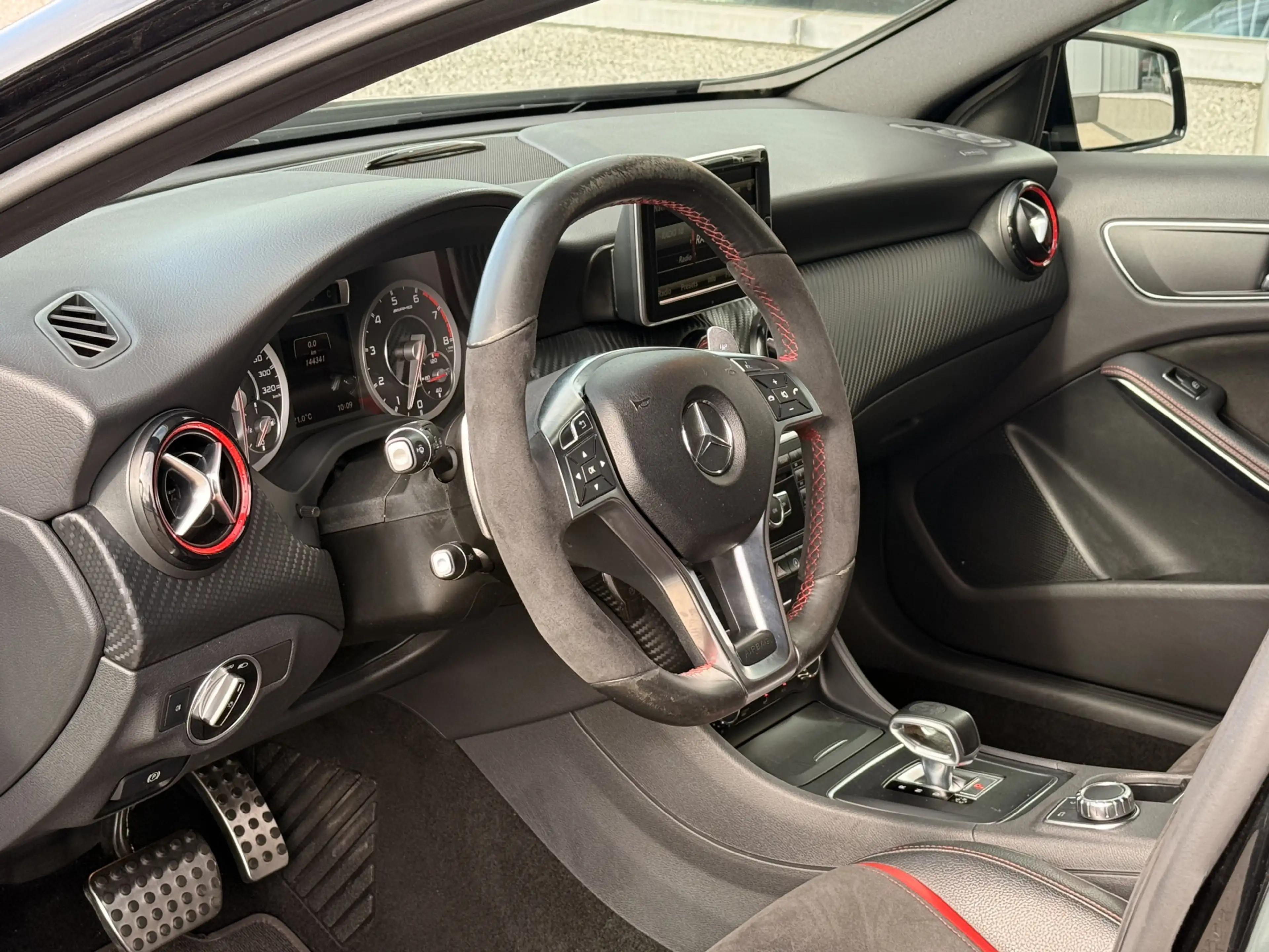Mercedes-Benz A 45 AMG 4MATIC | Stoelverwarming | Kuipstoelen | Achteruit — photo 2