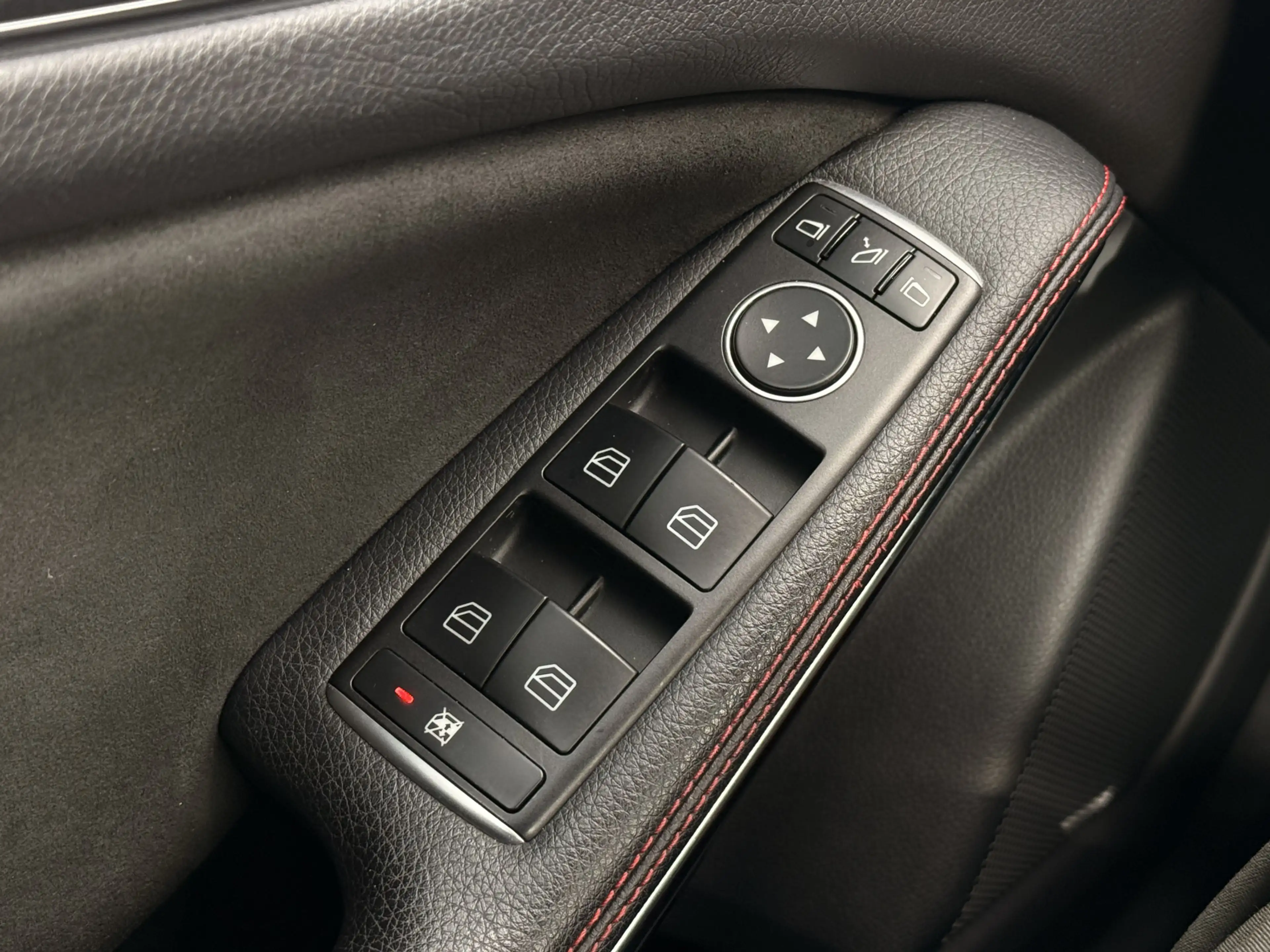 Mercedes-Benz A 45 AMG 4MATIC | Stoelverwarming | Kuipstoelen | Achteruit — photo 38