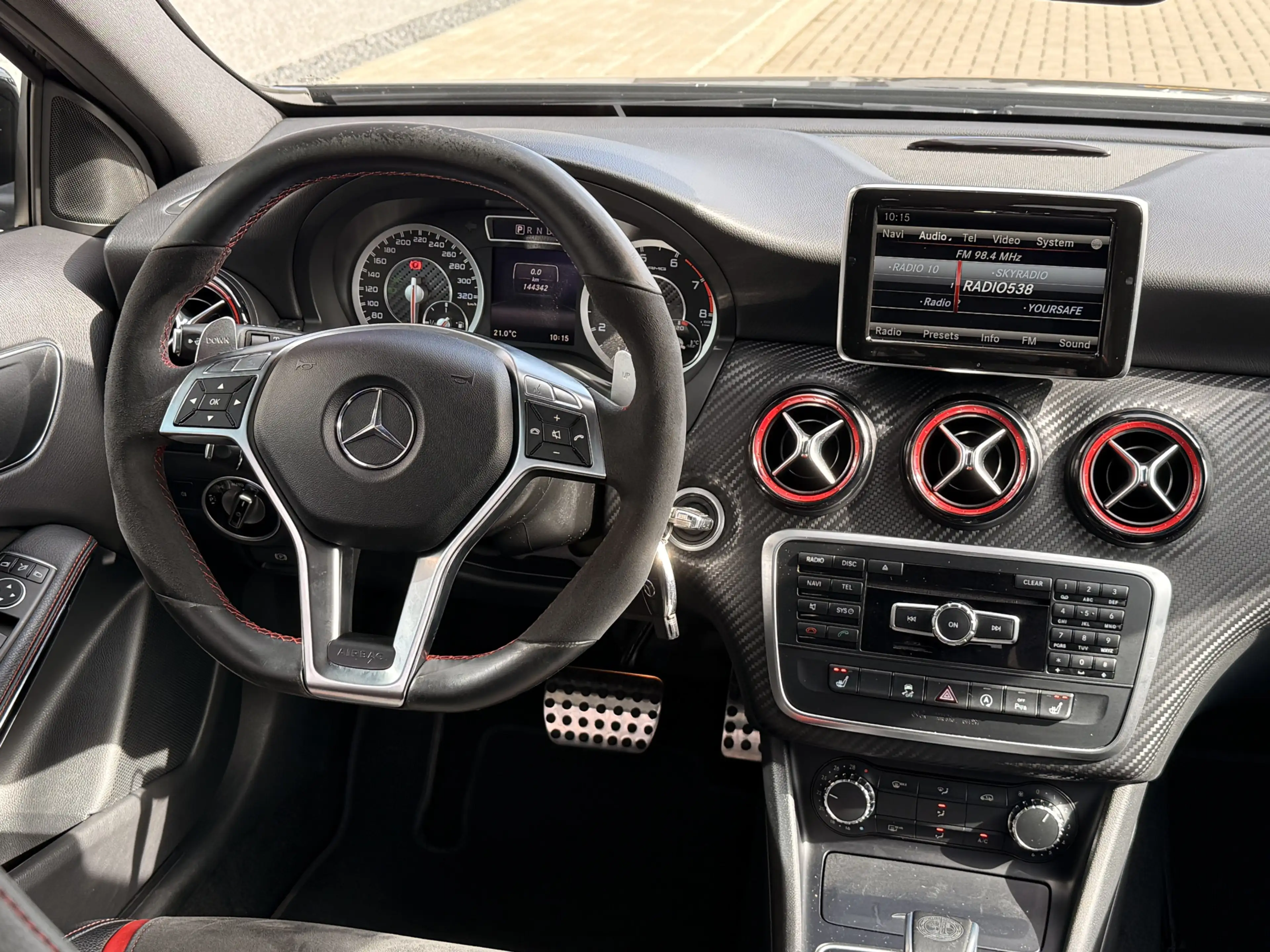 Mercedes-Benz A 45 AMG 4MATIC | Stoelverwarming | Kuipstoelen | Achteruit — photo 21