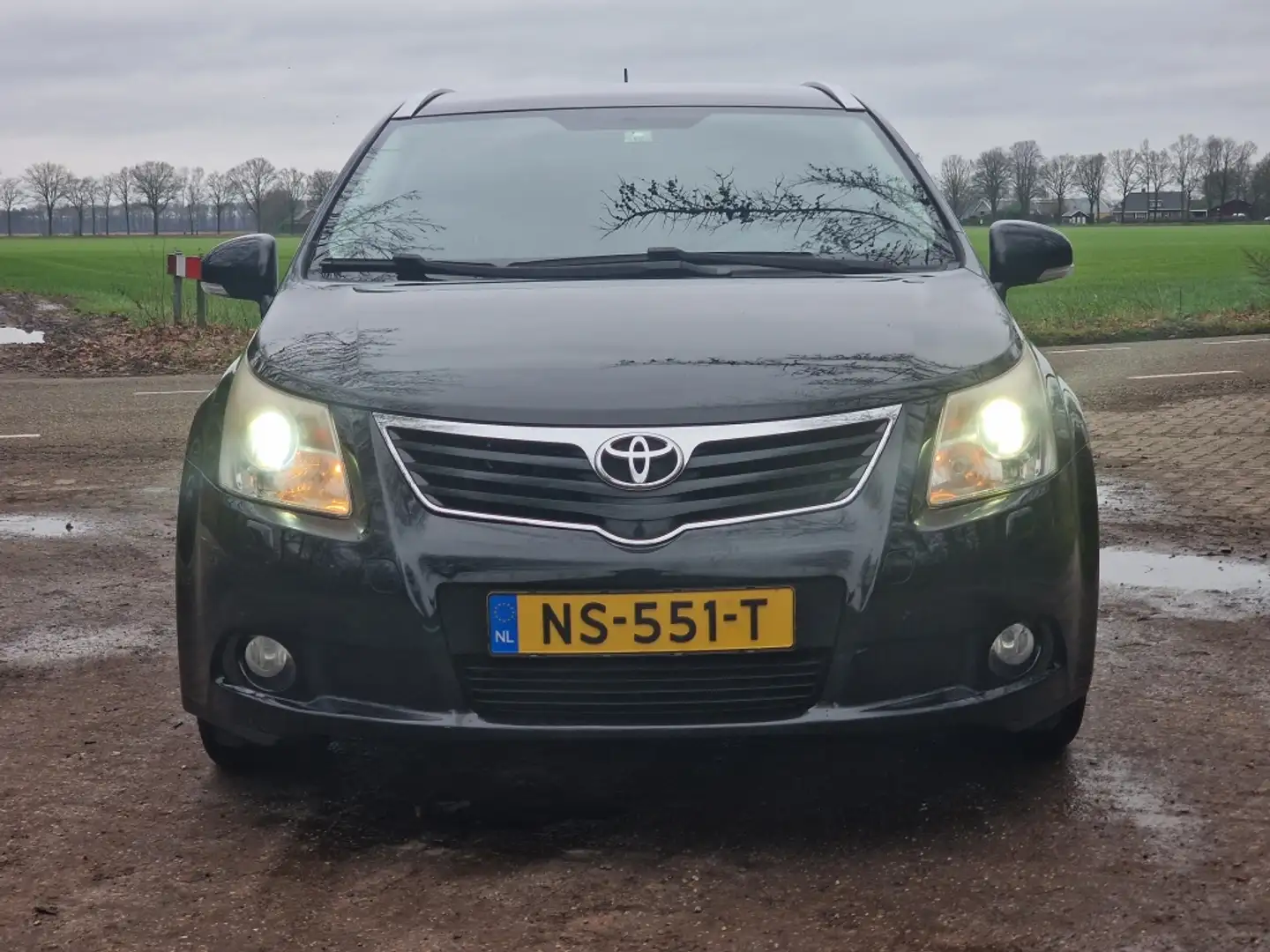 Toyota Avensis 2.0 VVTi Exe. Bns Noir - 2
