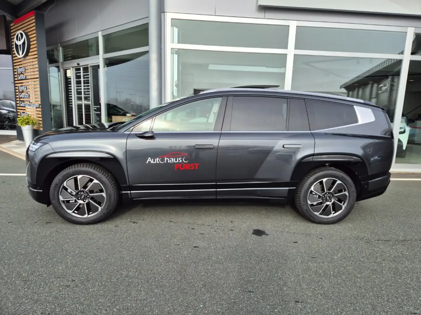 Hyundai IONIQ 9 Prestige Line 110 kWh 4WD 96p72-O1/2/3 Grau - 2