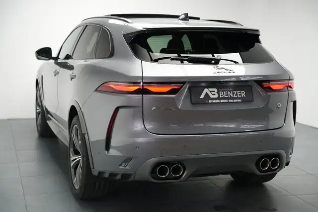 Jaguar F-Pace view 9