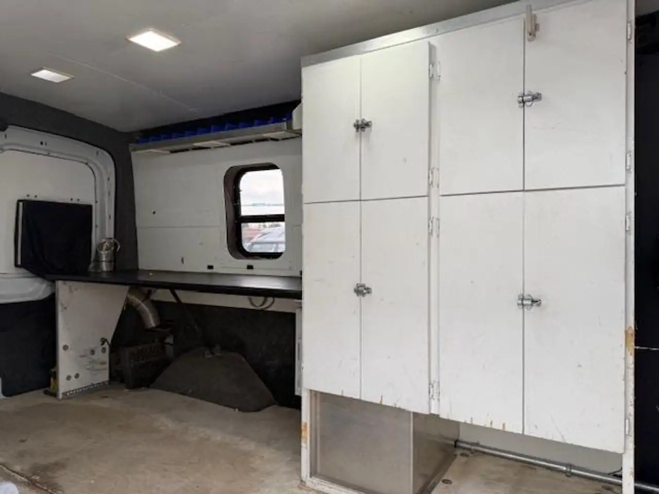 Ford Transit Cargo Van снимка Ford Transit Cargo Van