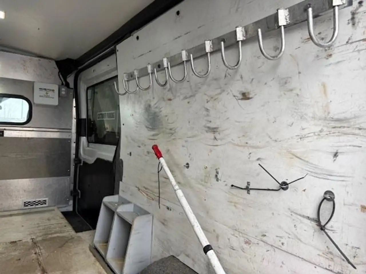 Ford Transit Cargo Van снимка Ford Transit Cargo Van