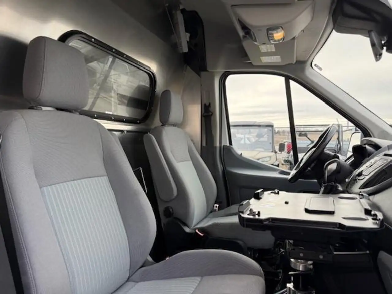Ford Transit Cargo Van снимка Ford Transit Cargo Van