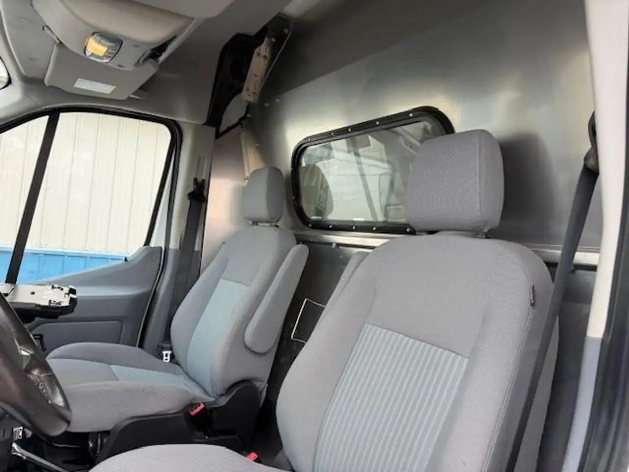 Ford Transit Cargo Van снимка Ford Transit Cargo Van