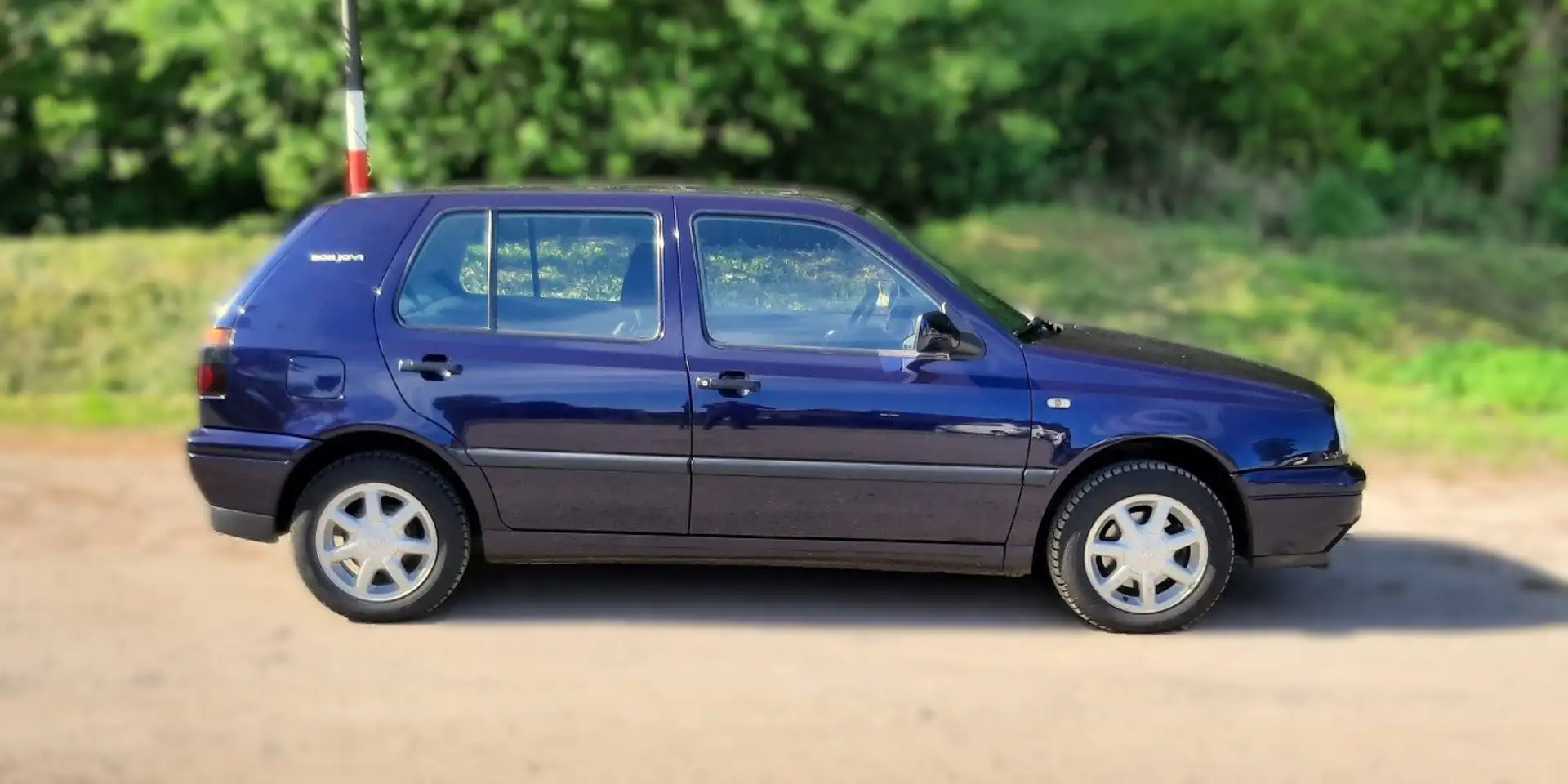 Volkswagen Golf 1.6 Bon Jovi Blau - 2