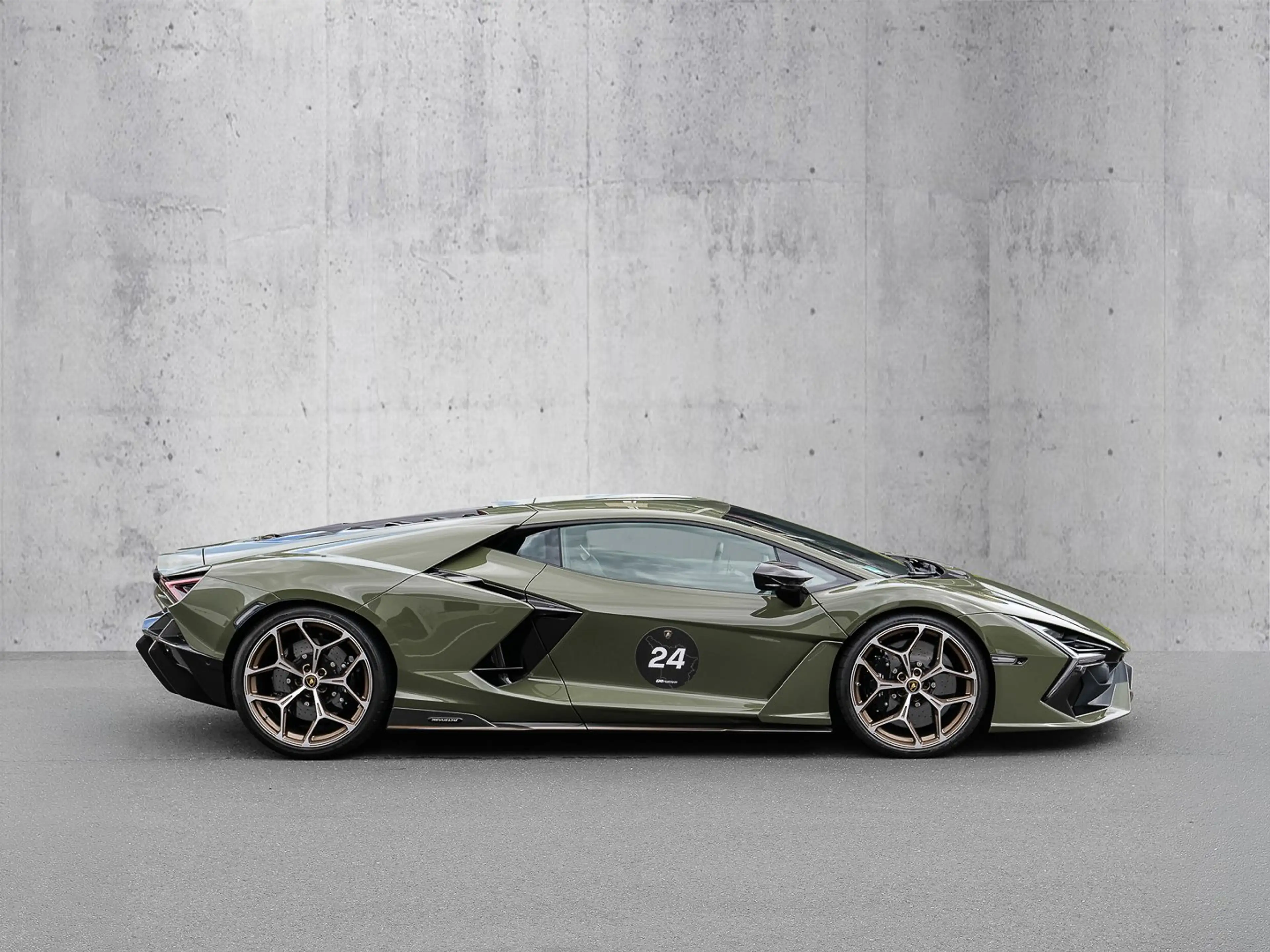 Lamborghini Revuelto Verde Turbine Lucido, XPEL, Sport Seats — photo 2