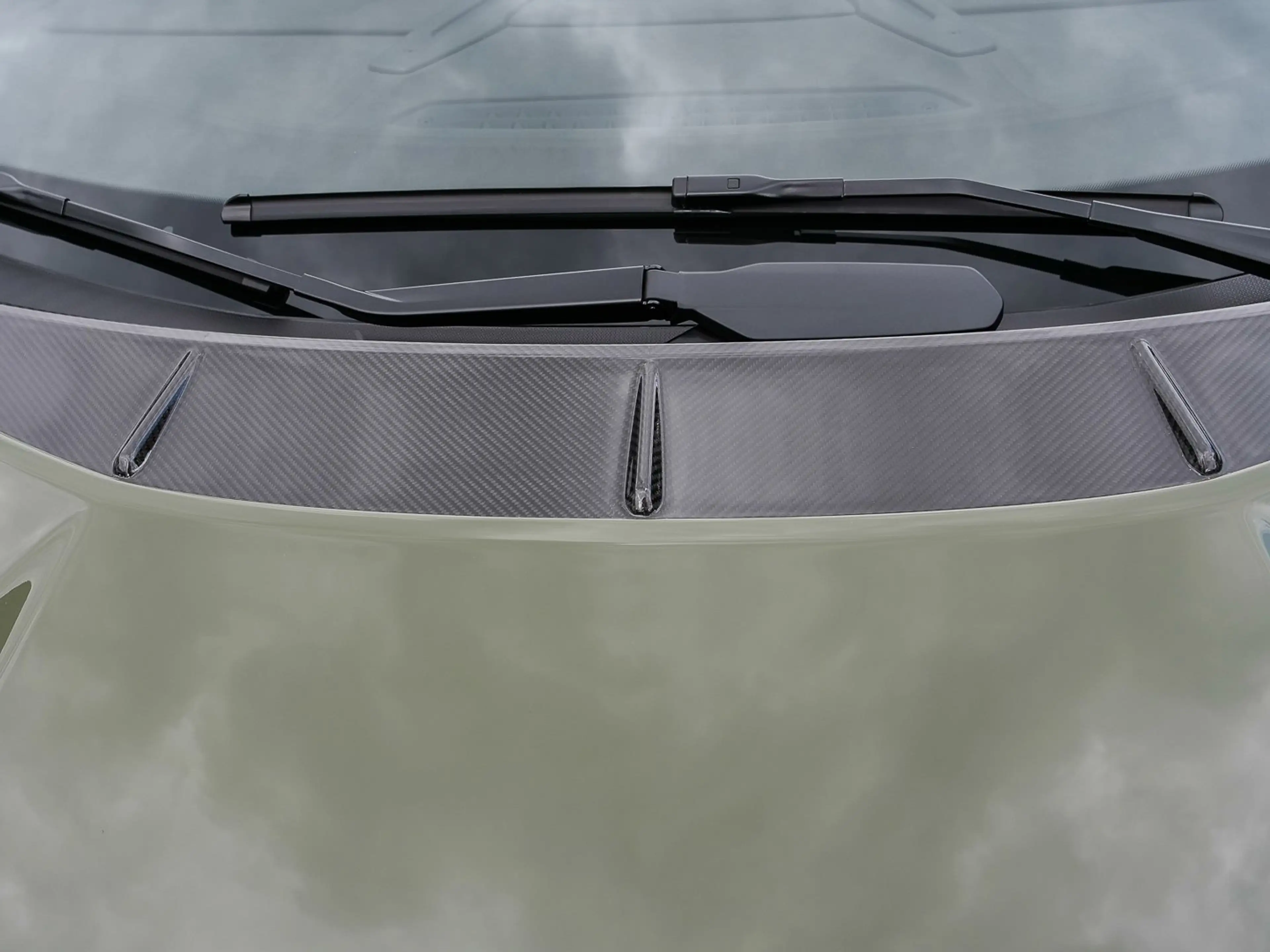 Lamborghini Revuelto Verde Turbine Lucido, XPEL, Sport Seats — photo 15