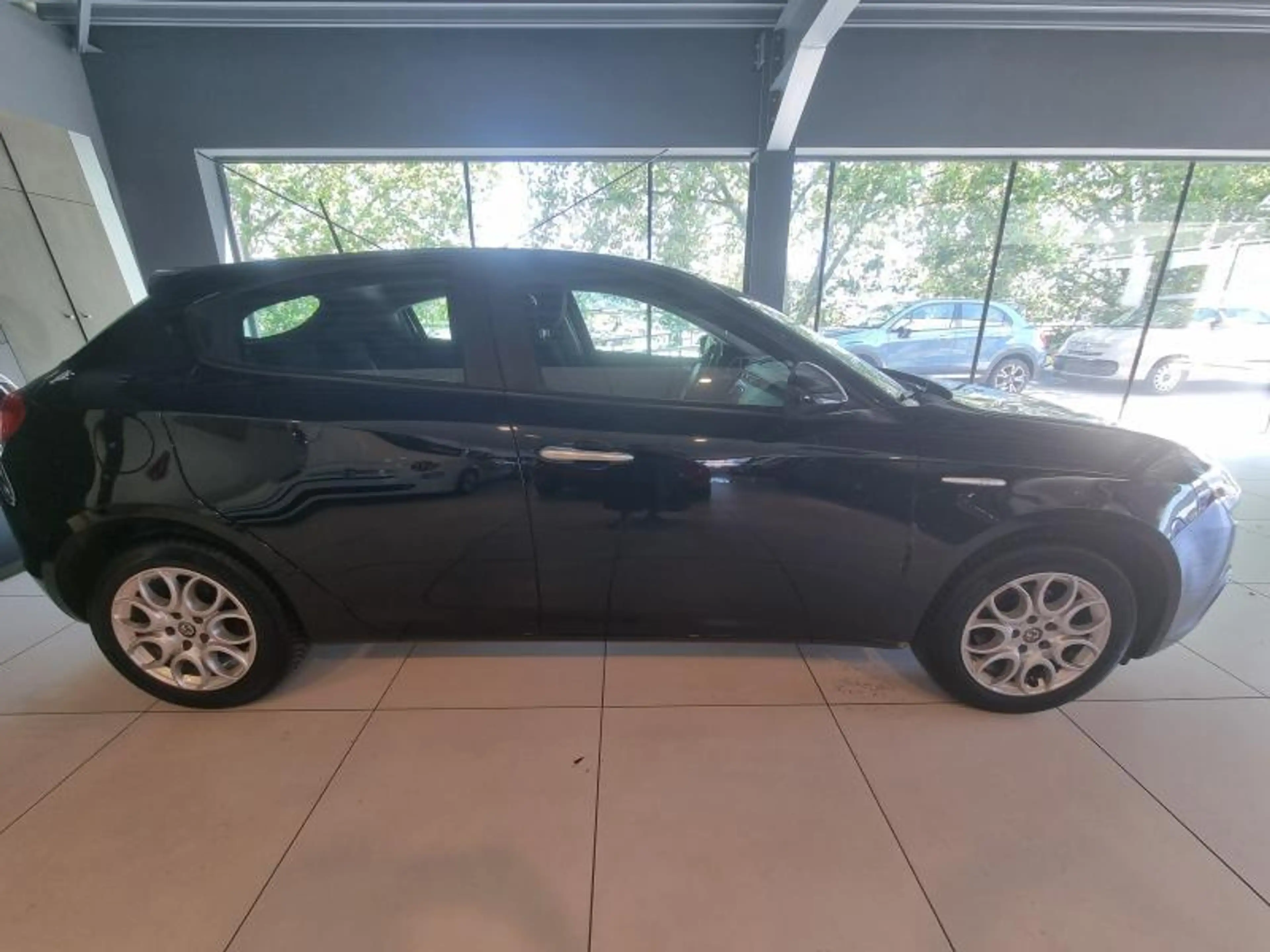 Alfa Romeo Giulietta Essence — photo 7