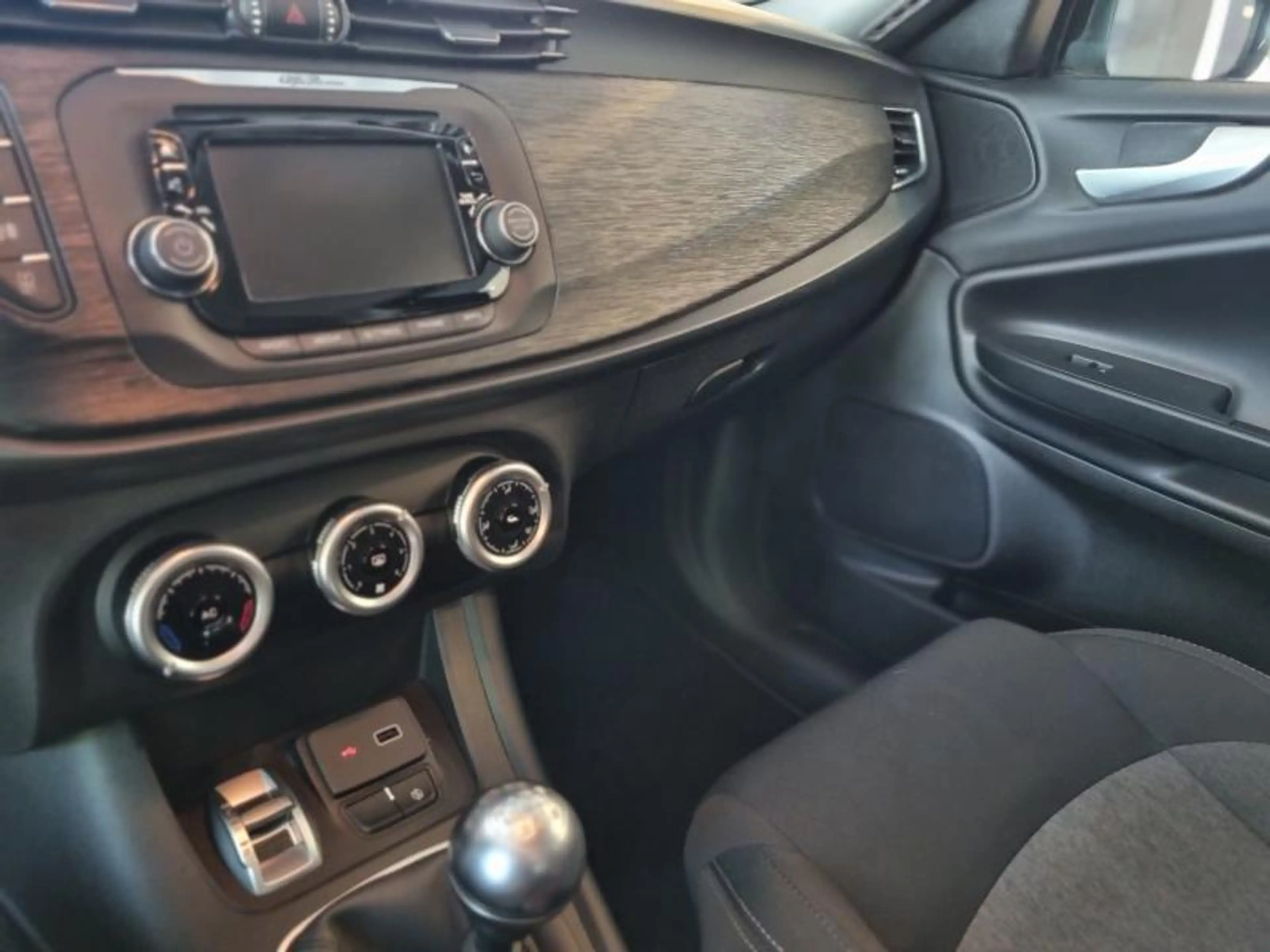Alfa Romeo Giulietta Essence — photo 10