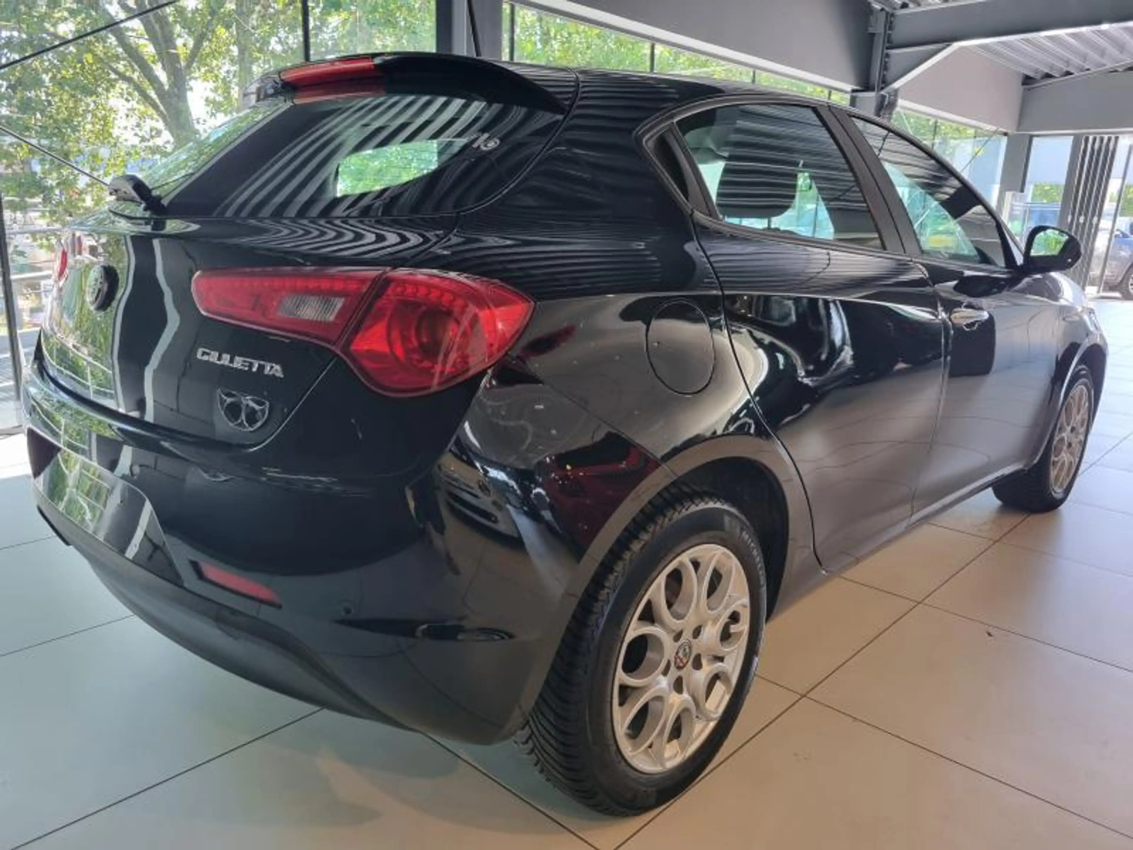 Alfa Romeo Giulietta Essence — photo 5