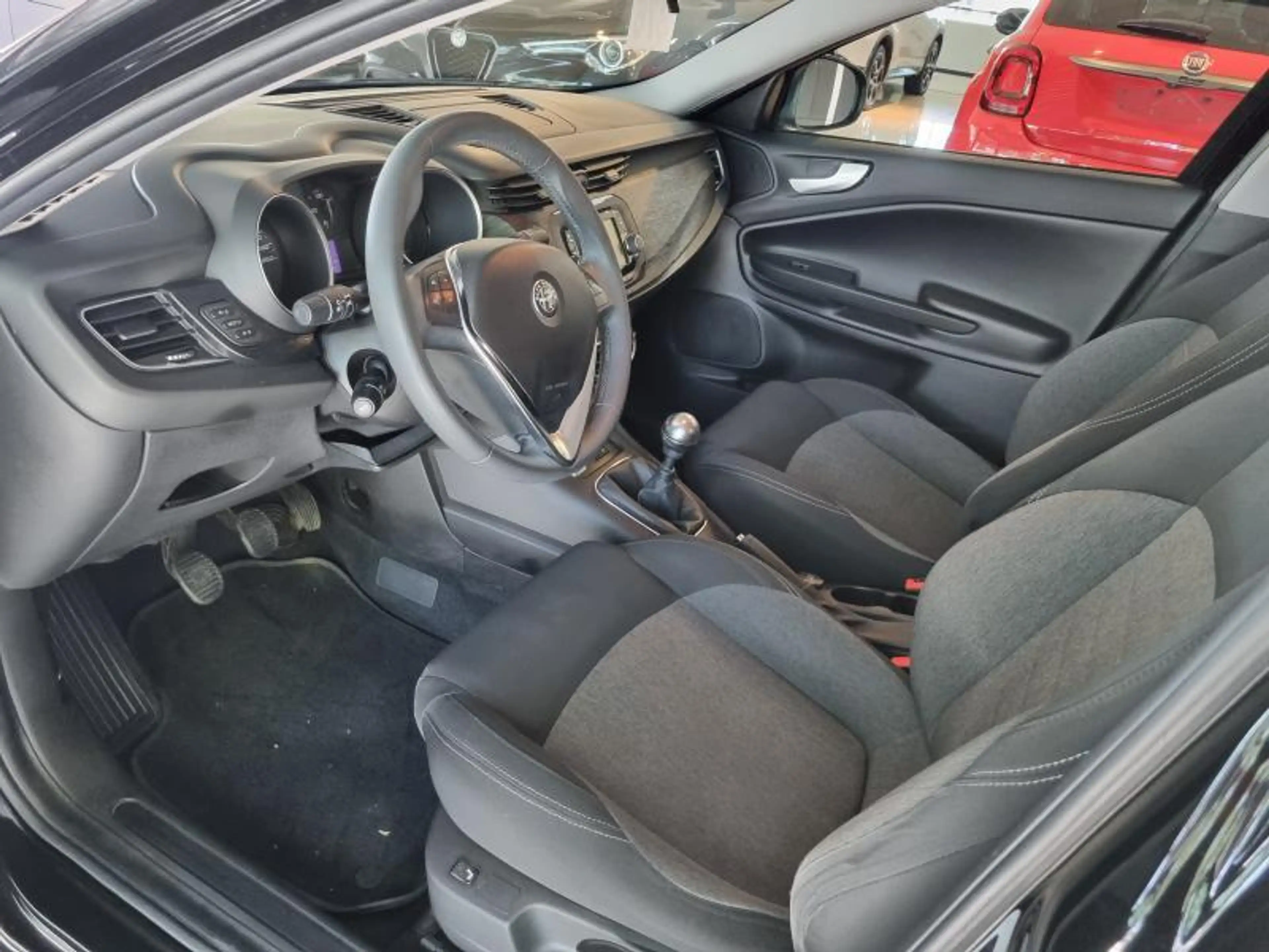 Alfa Romeo Giulietta Essence — photo 14