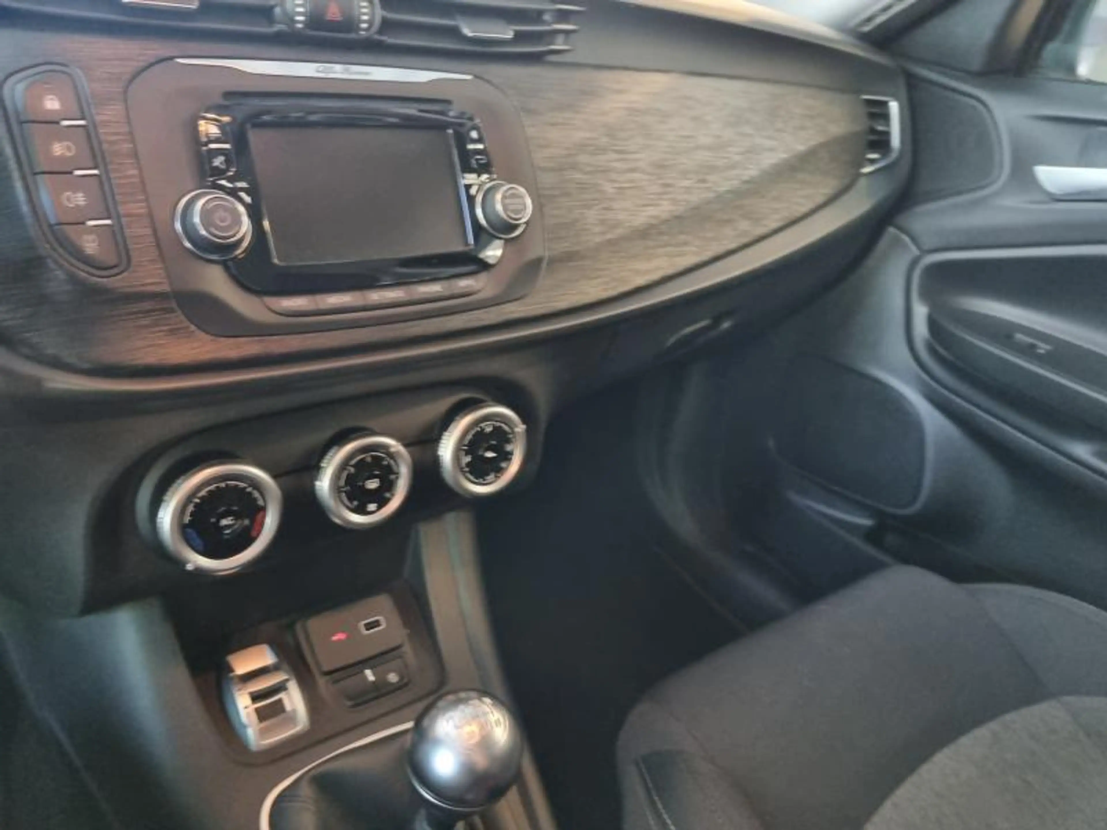 Alfa Romeo Giulietta Essence — photo 11