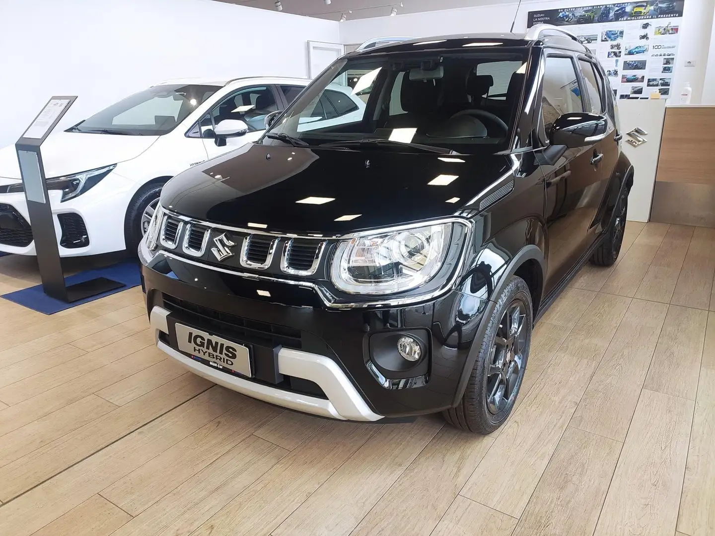 Suzuki Ignis 1.2h Top 2wd Schwarz - 2