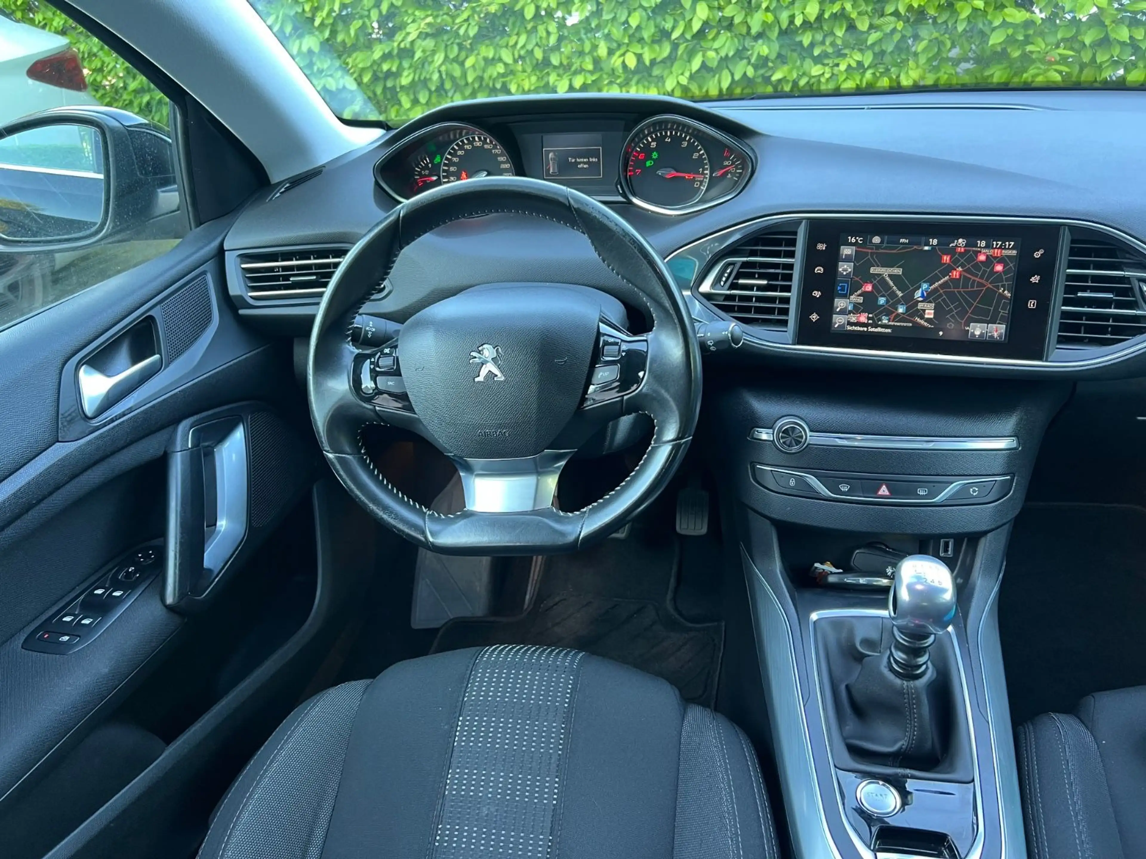 Peugeot 308 SW Allure — photo 8