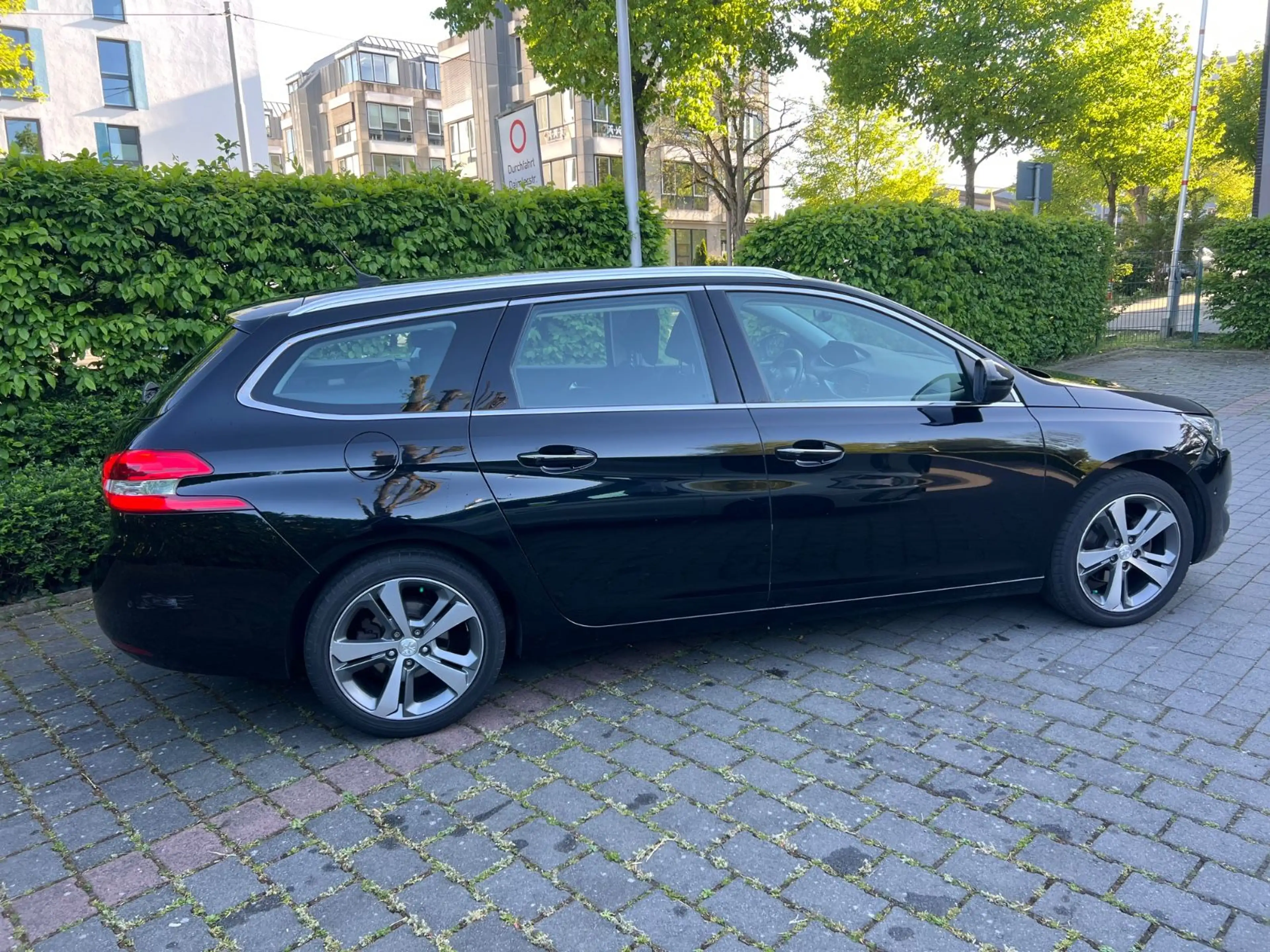 Peugeot 308 SW Allure — photo 2