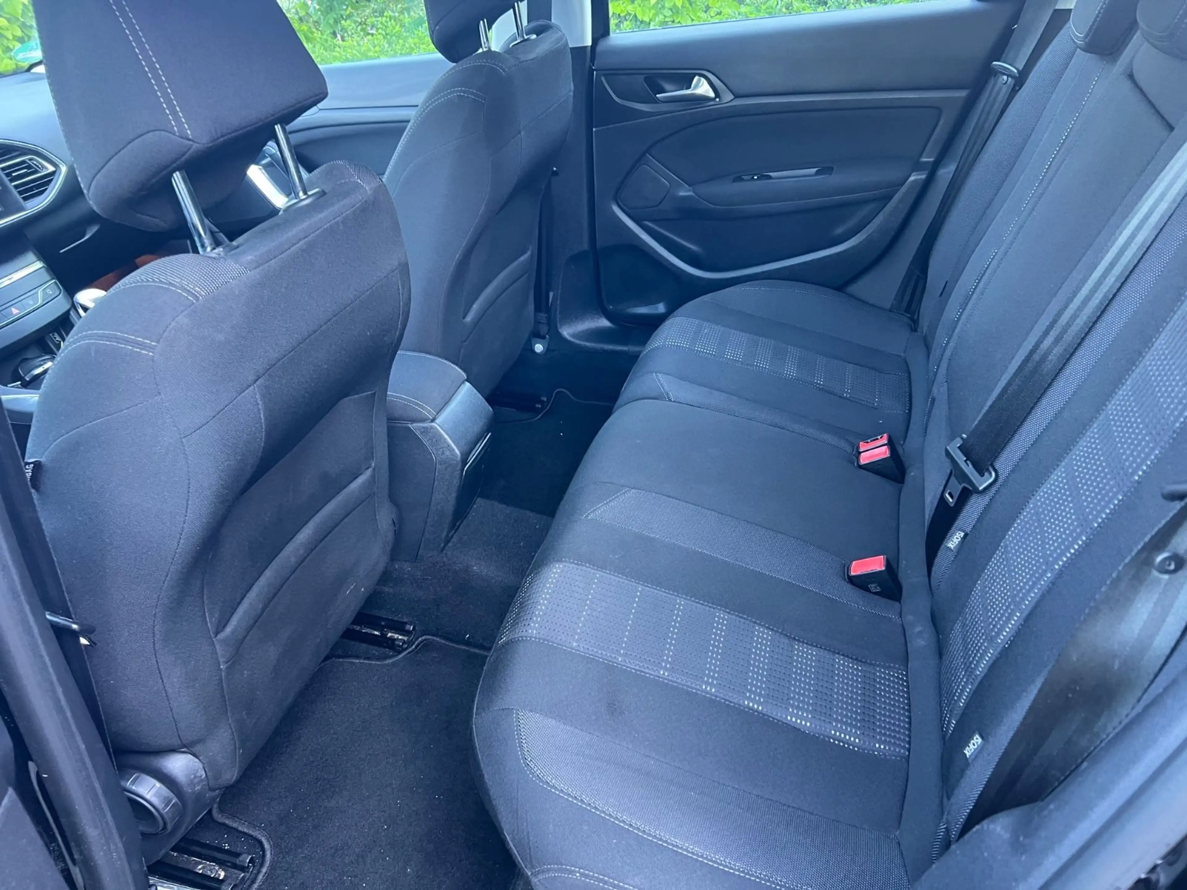 Peugeot 308 SW Allure — photo 11