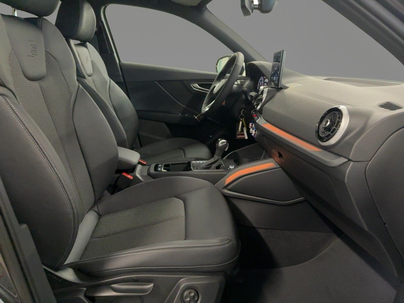 Audi Q2 S line 35 TFSI S tronic — photo 11
