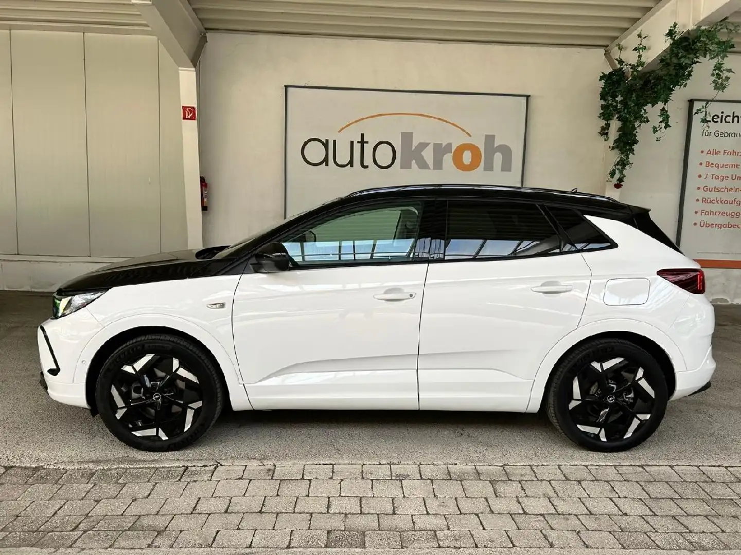 Opel Grandland GSe Plug-in 4x4 AHK NAVI Wit - 2