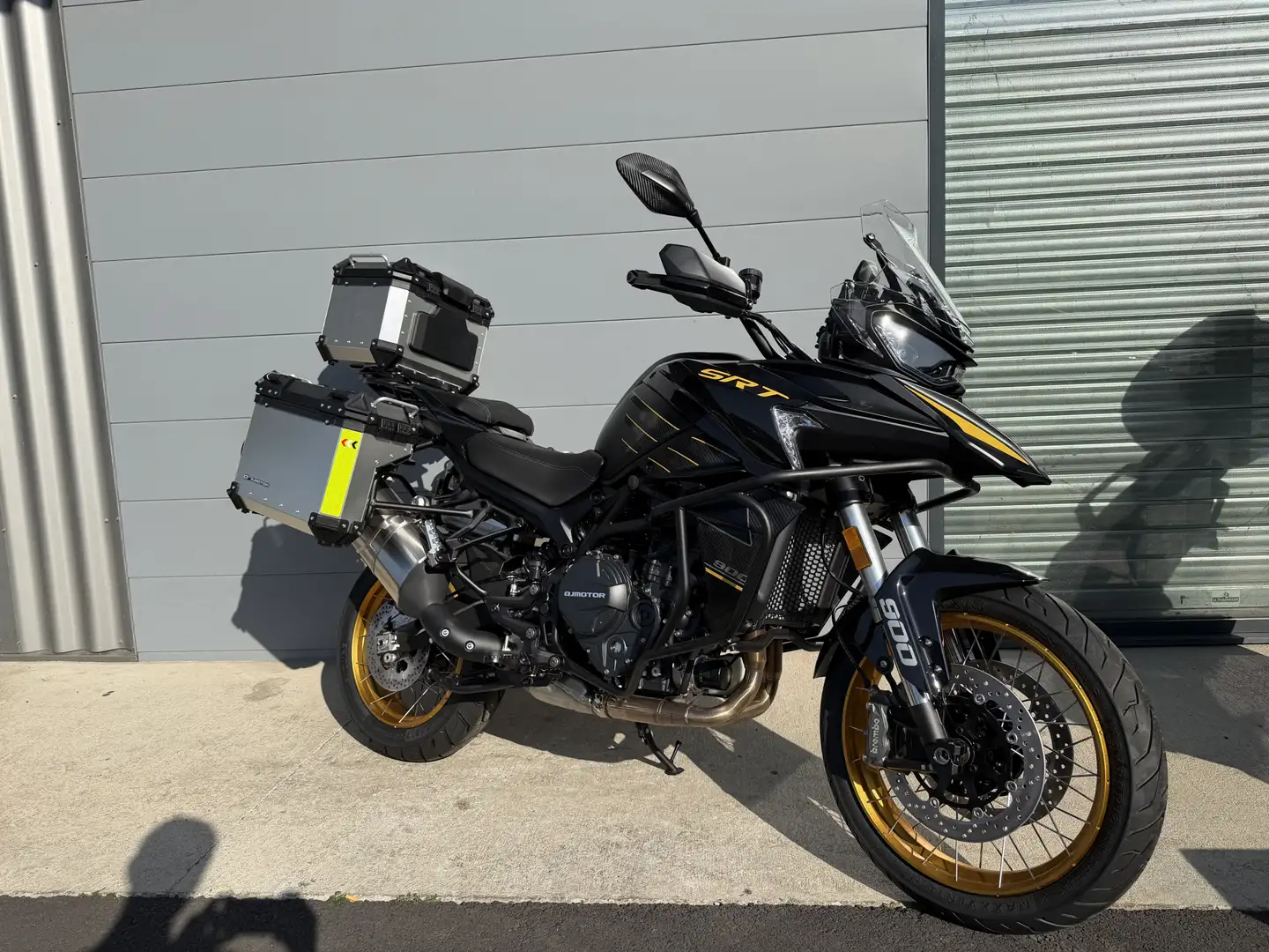 QJ Motor SRT 900 SX Negro - 2