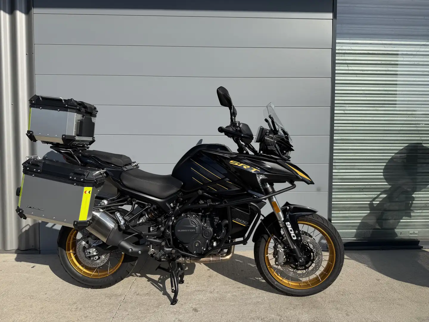 QJ Motor SRT 900 SX Negro - 1