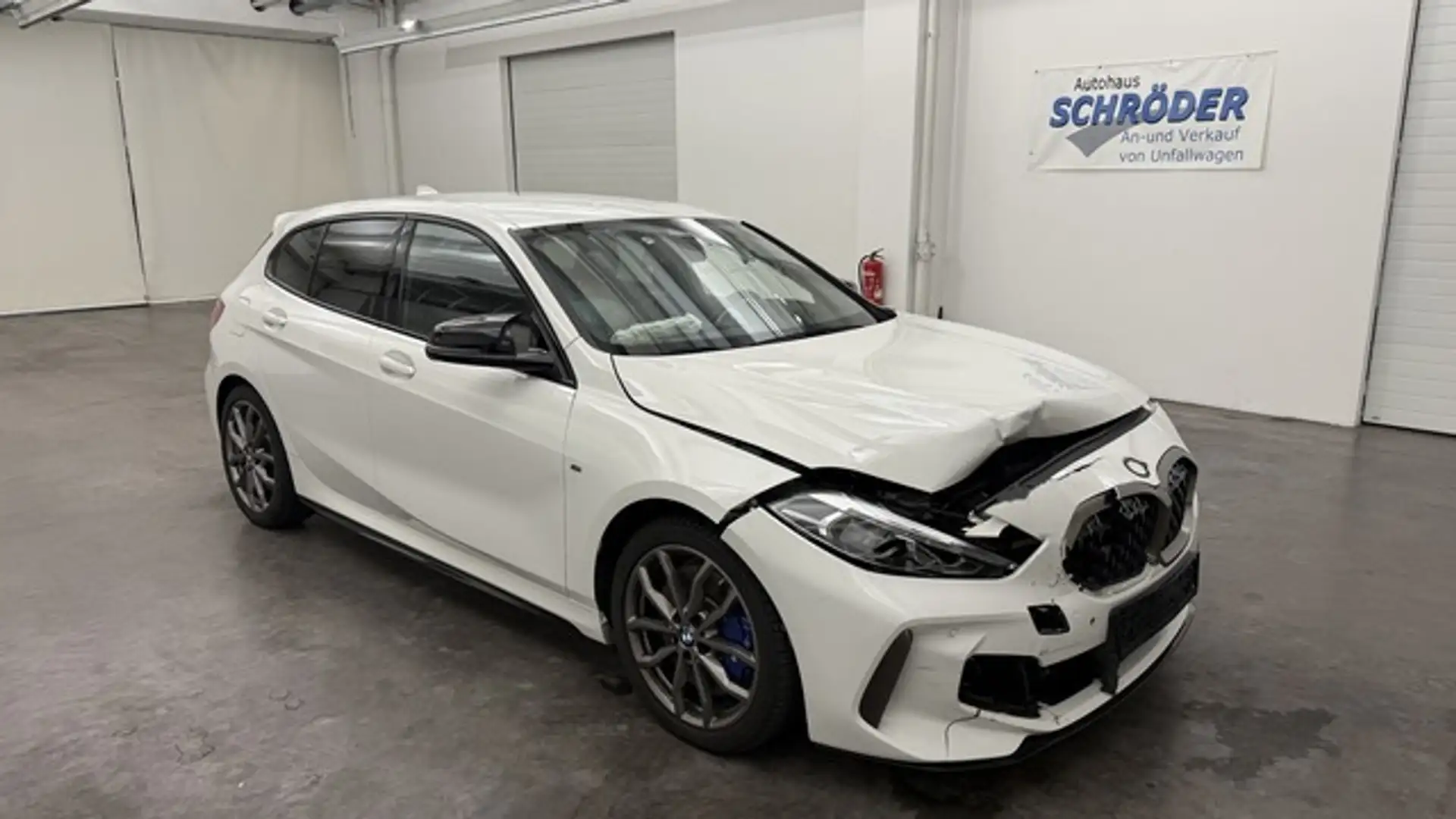 BMW 135 M135i xDrive Aut. Lim. *HUD*Memory* Weiß - 1