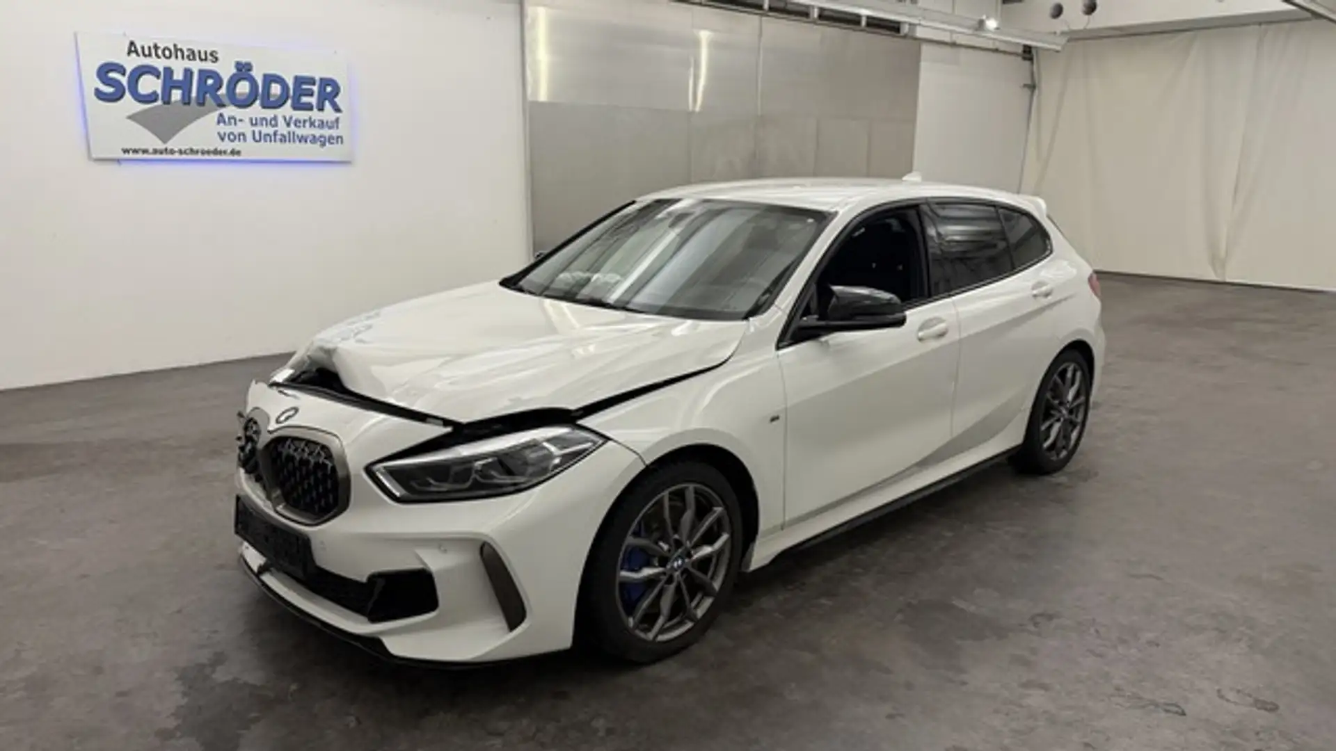 BMW 135 M135i xDrive Aut. Lim. *HUD*Memory* Weiß - 2