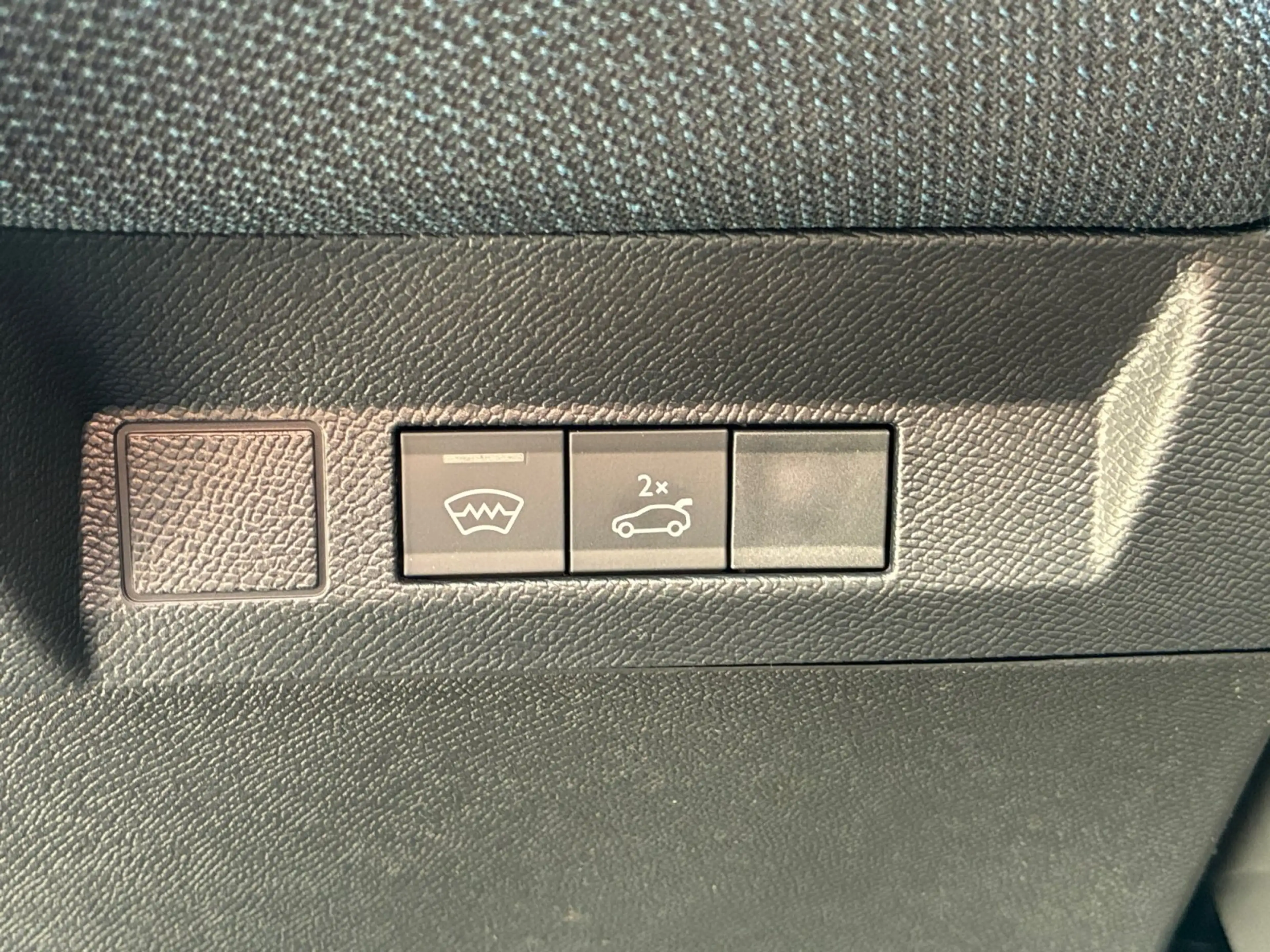 Citroen C5 Aircross 1.2 145 MAX AHK LED Navi SHZ 2xKlima — photo 15