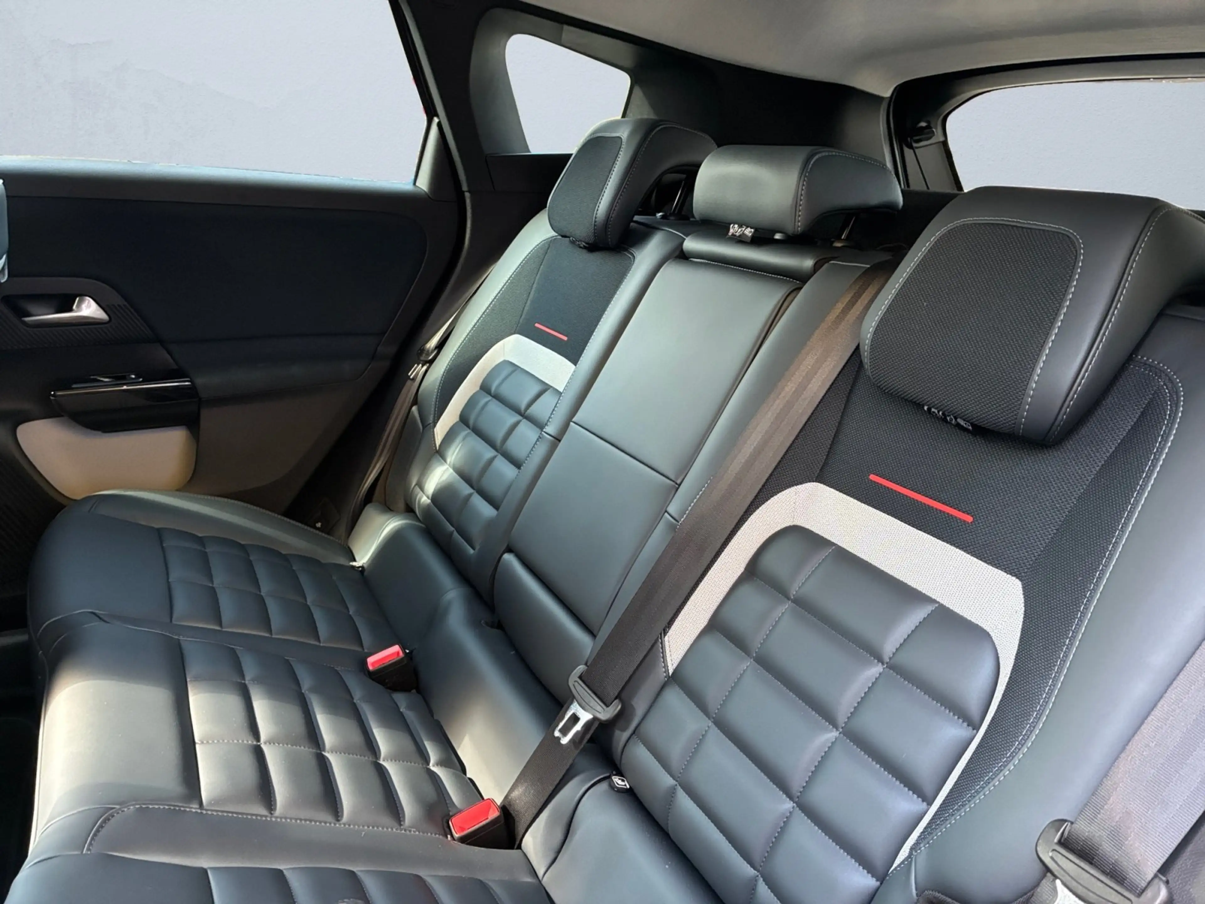 Citroen C5 Aircross 1.2 145 MAX AHK LED Navi SHZ 2xKlima — photo 7