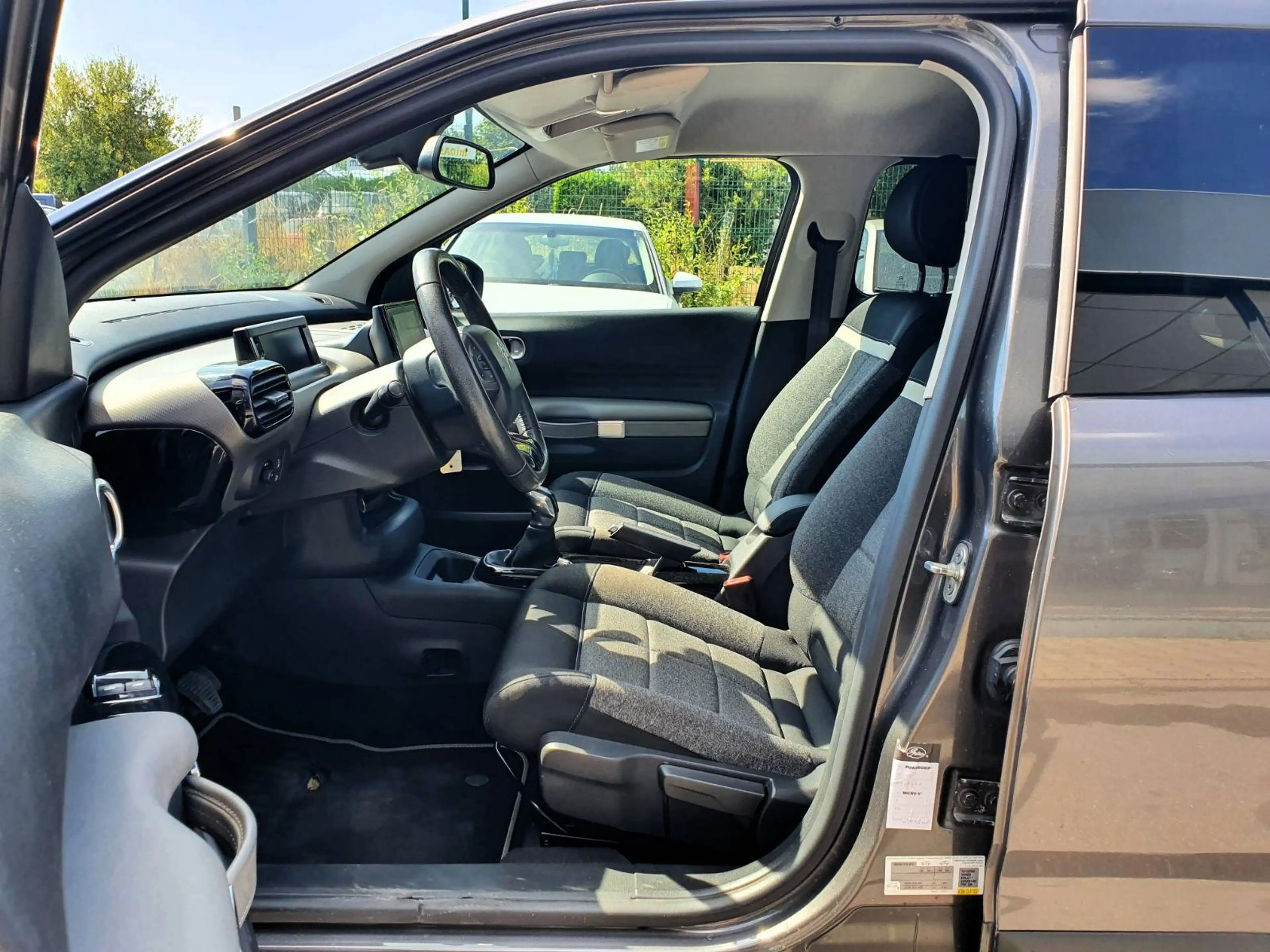 Citroen C4 Cactus 🟢1.2 ESSENCE 110CV - FULL CARNET - CAMERA - CAR PLAY — photo 5