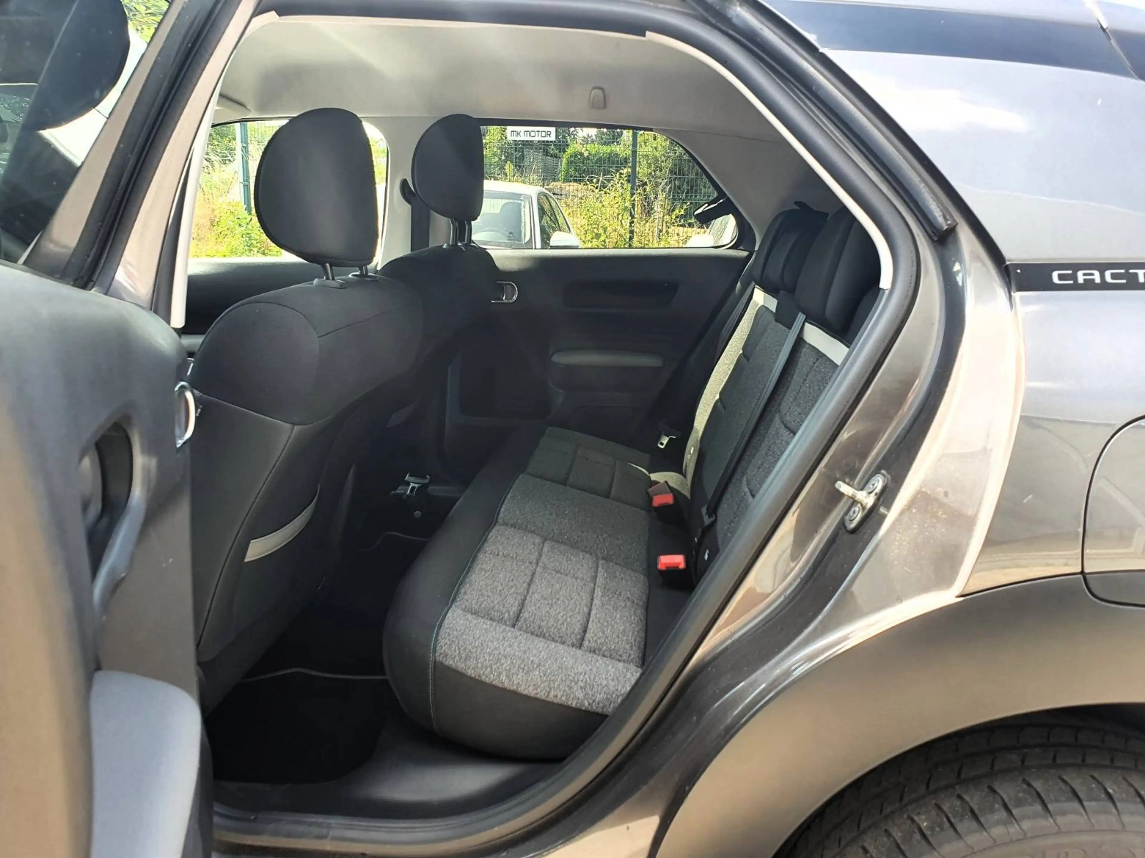 Citroen C4 Cactus 🟢1.2 ESSENCE 110CV - FULL CARNET - CAMERA - CAR PLAY — photo 14