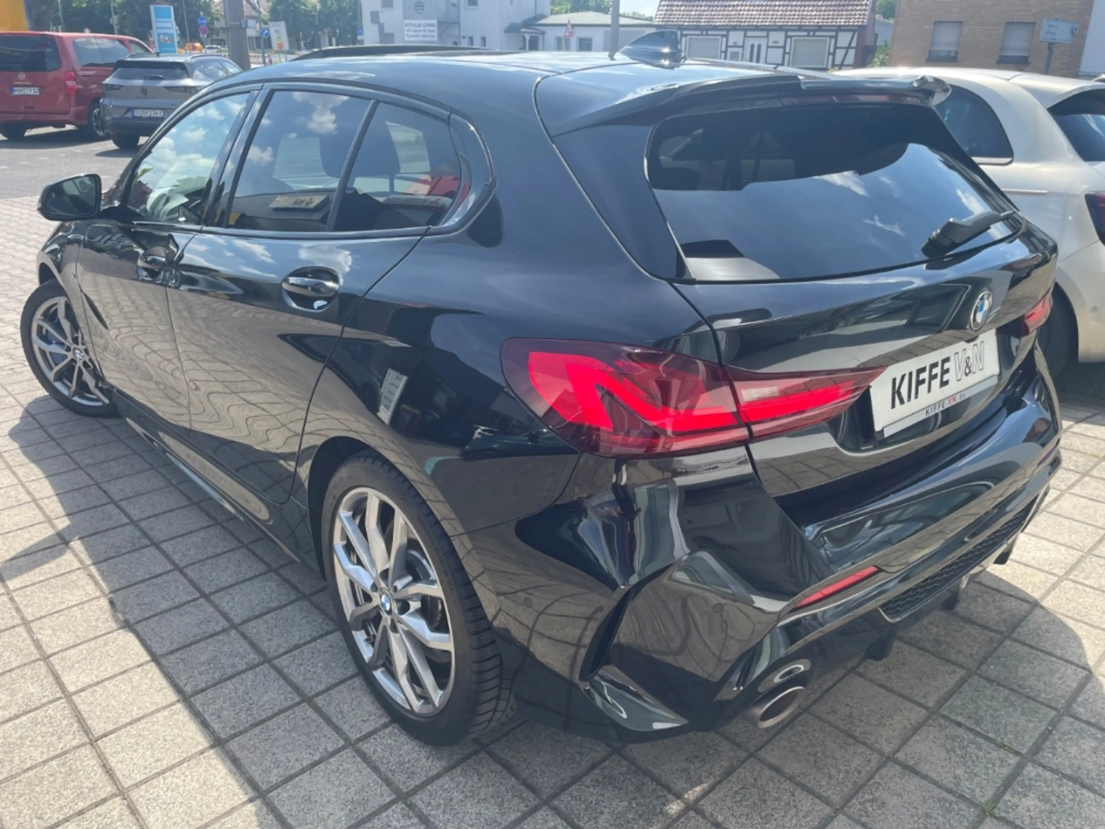 BMW 135 i xD LC-PROF HUD PANO ACC H/K MEMORY RFK — photo 2