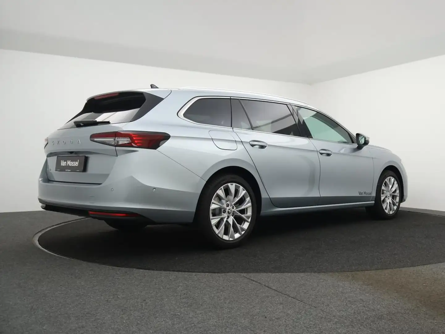 Skoda Superb Superb Combi Selection 1.5 TSI m-HEV 110kW (150pk) Argent - 2