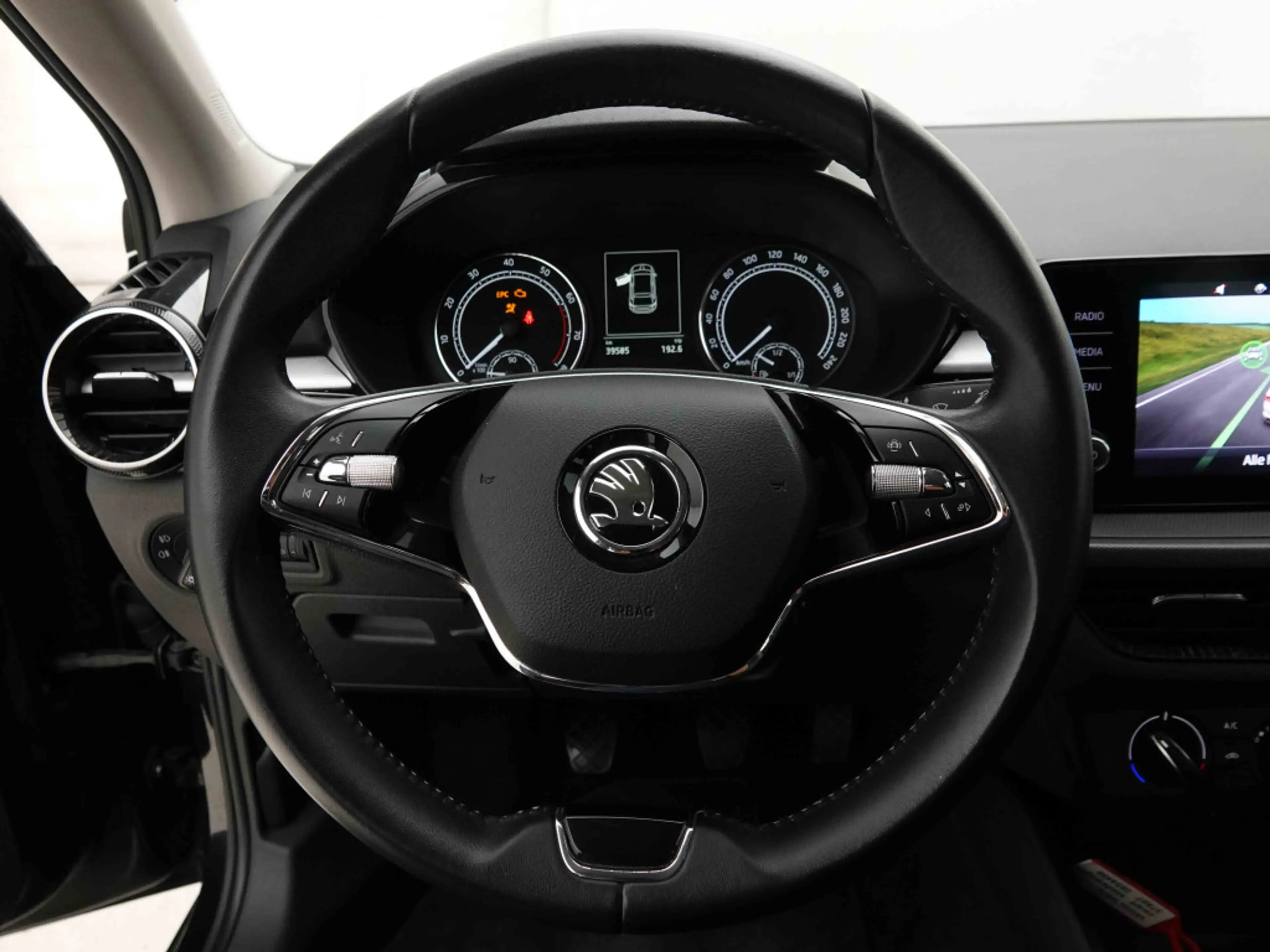 Skoda Fabia 1.0 TSi 95 Ambition | GPS by App | Camera | LED Lights — photo 9