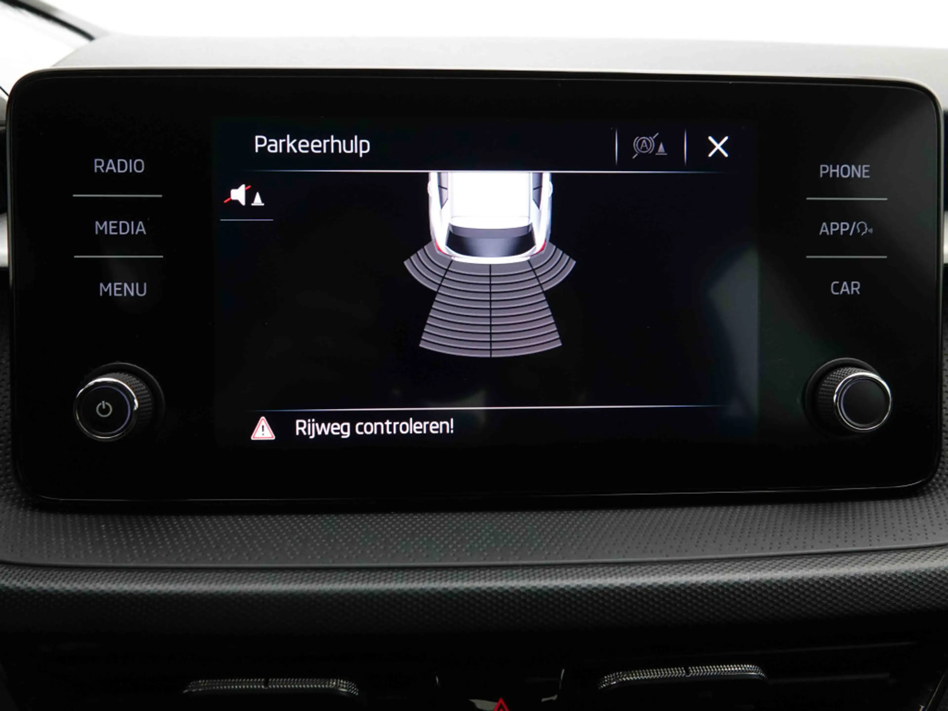 Skoda Fabia 1.0 TSi 95 Ambition | GPS by App | Camera | LED Lights — photo 10