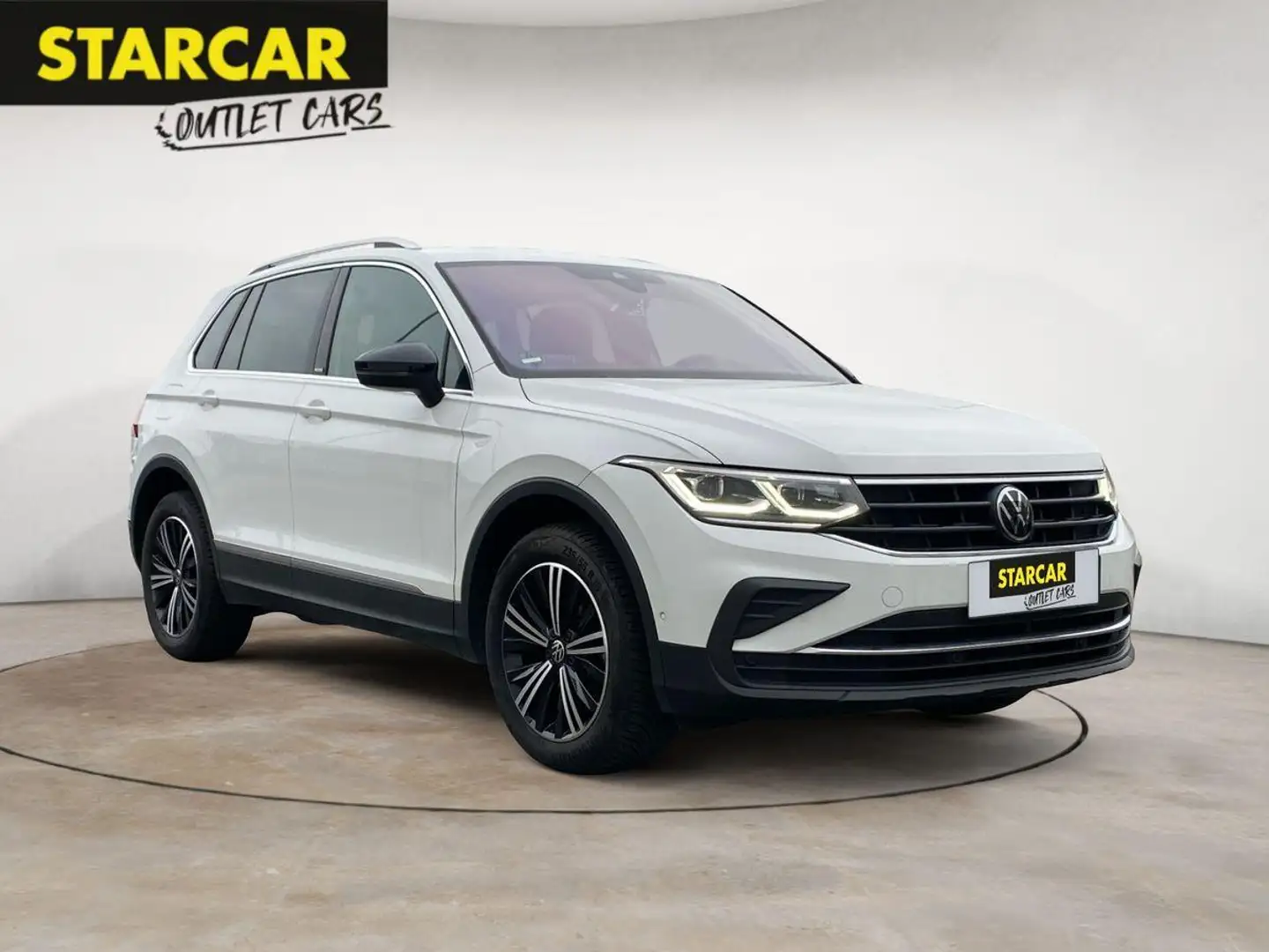 Volkswagen Tiguan MOVE 1,5TSI+IQ.DRIVE+IQ.LIGHT+PANO+ACC+ALARM+AHK+ Fehér - 1