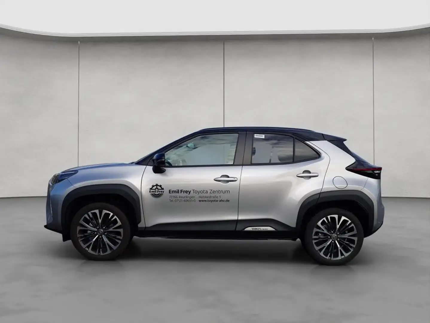 Toyota Yaris Cross Hybrid 130 1.5 VVT-i Style Plus Silber - 2