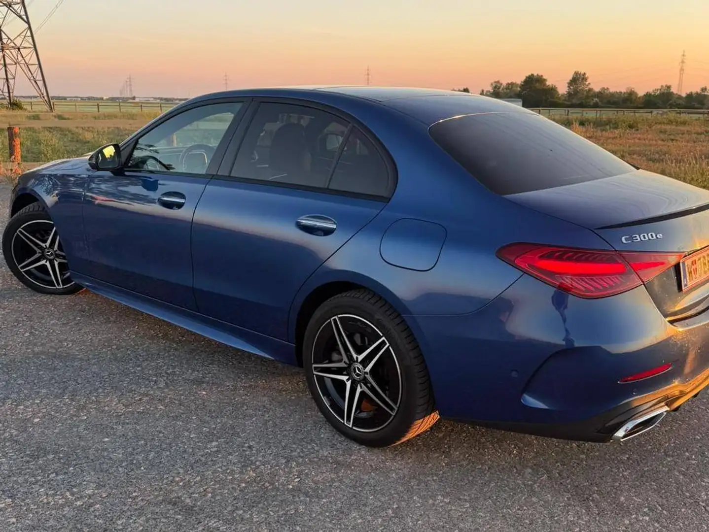 Mercedes-Benz C 300 C 300e PHEV 25,4kWh Aut. Blau - 2