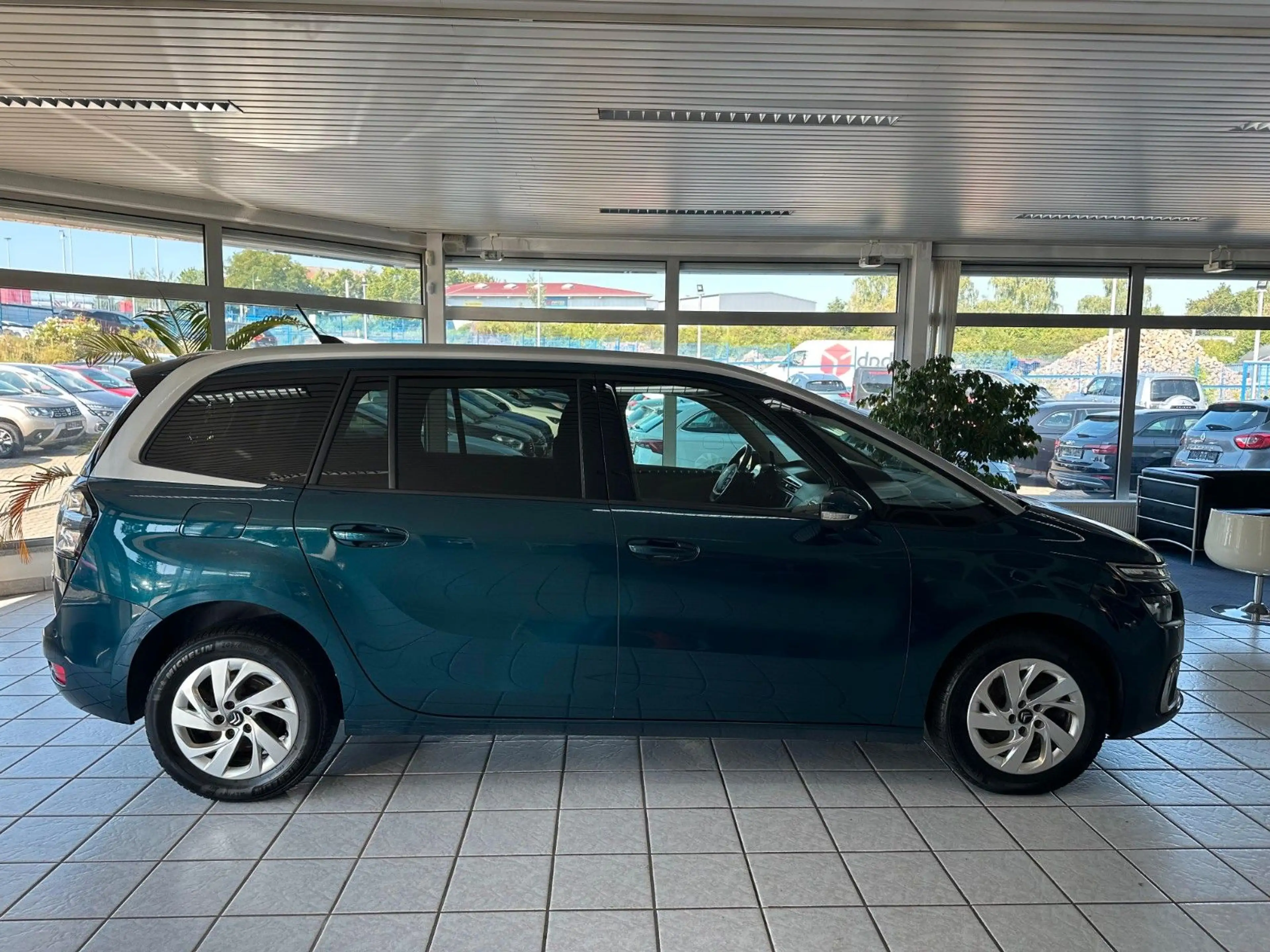 Citroen Grand C4 Picasso Grand C4 Shine Plus*360°*ACC*SHZ*7-Sitzer*LKA* — photo 4