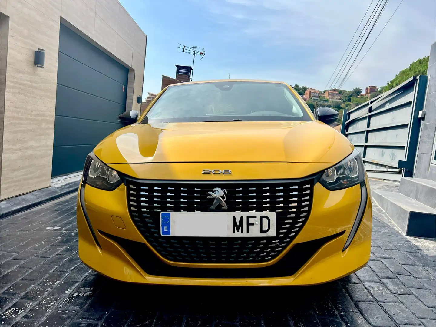 Peugeot 208 1.2 Puretech S&S Allure Pack EAT8 100 Arany - 2