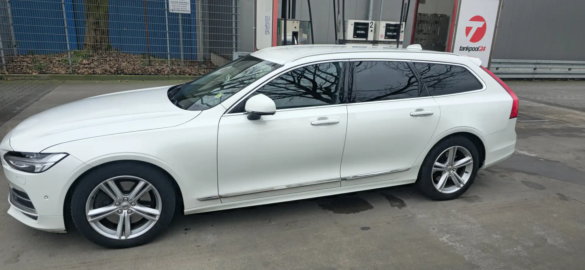 Volvo V90 V90 Diesel D5 AWD Geartronic Inscription Bílá - 2