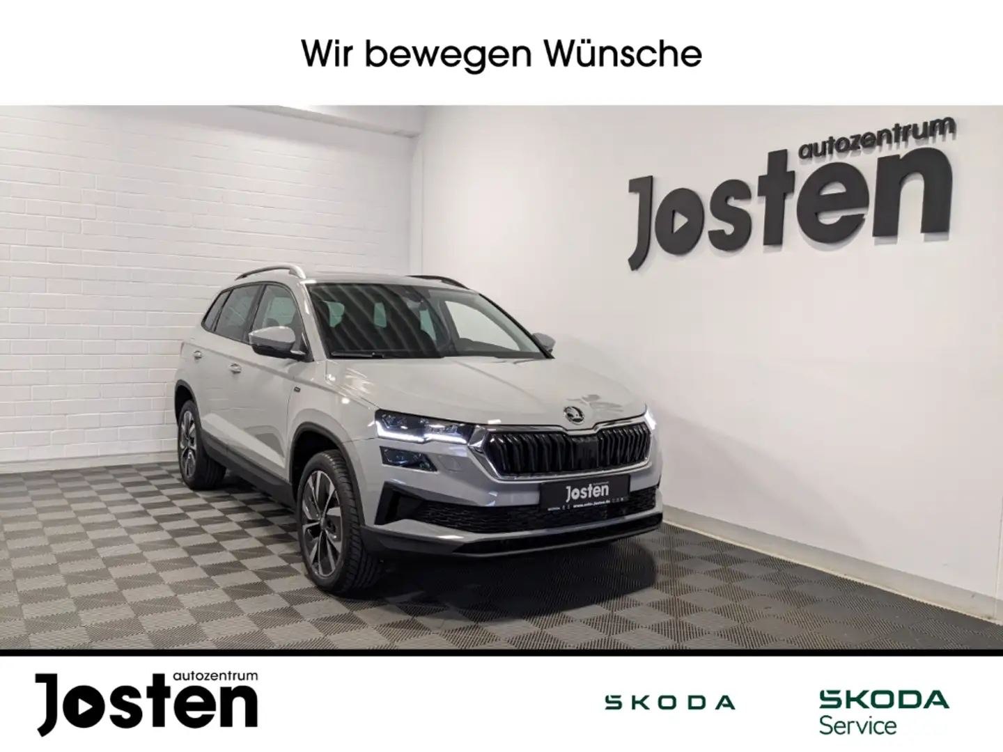 Skoda Karoq Tour 1.5TSI Fahrass+ Pano AHK Komfort Infotain Grijs - 1